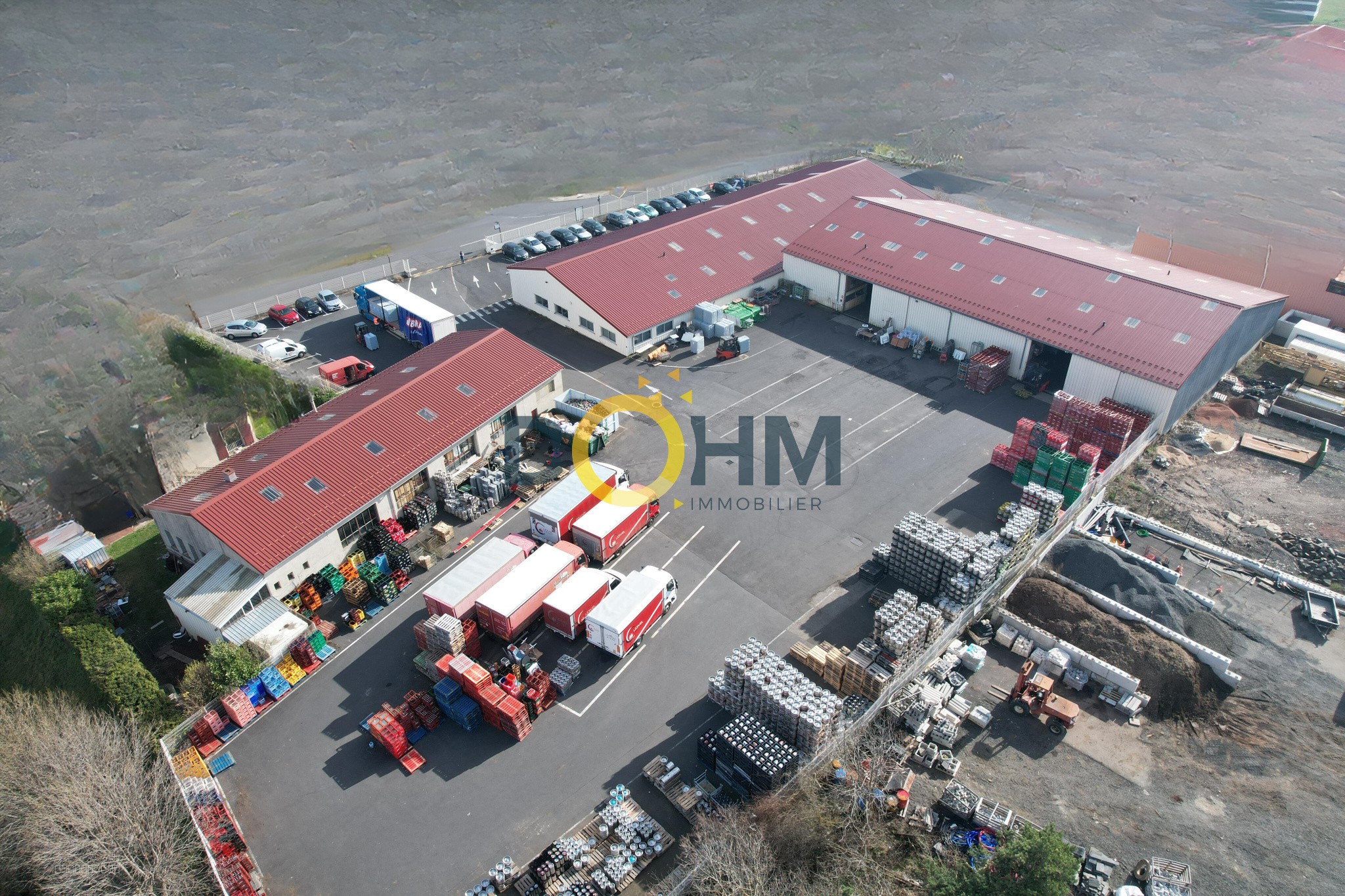 Dépot de 2612 m2 avec 3 bâtiments et 7145 m2 de terrain — photo 2