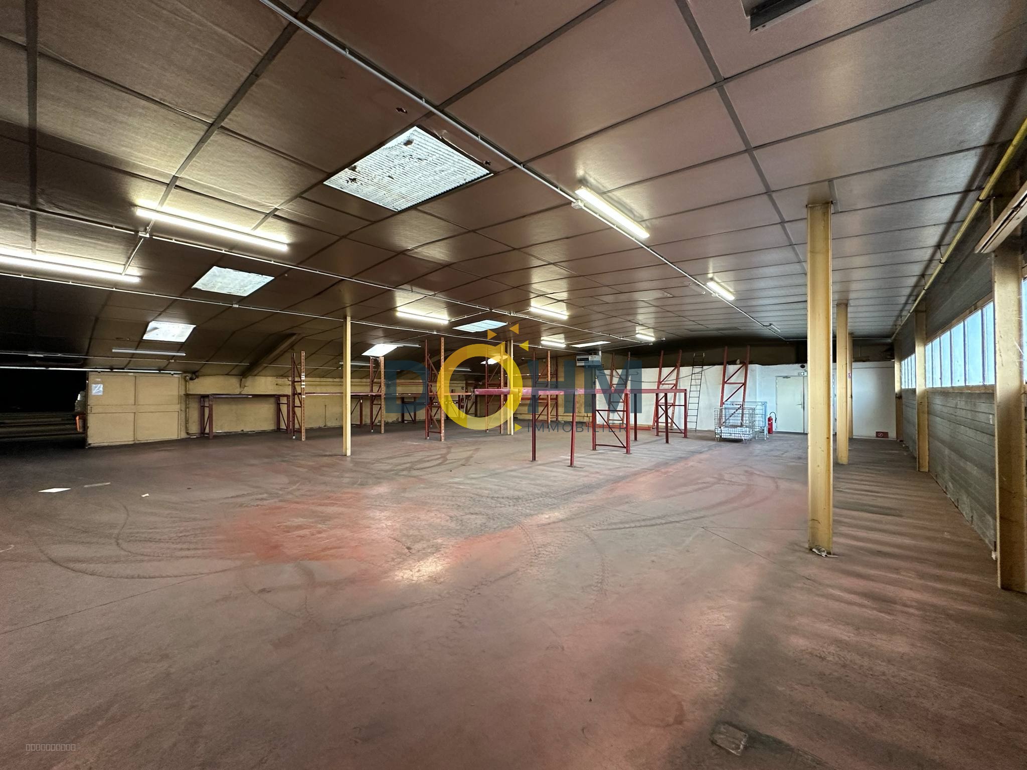 Dépot de 2612 m2 avec 3 bâtiments et 7145 m2 de terrain — photo 18