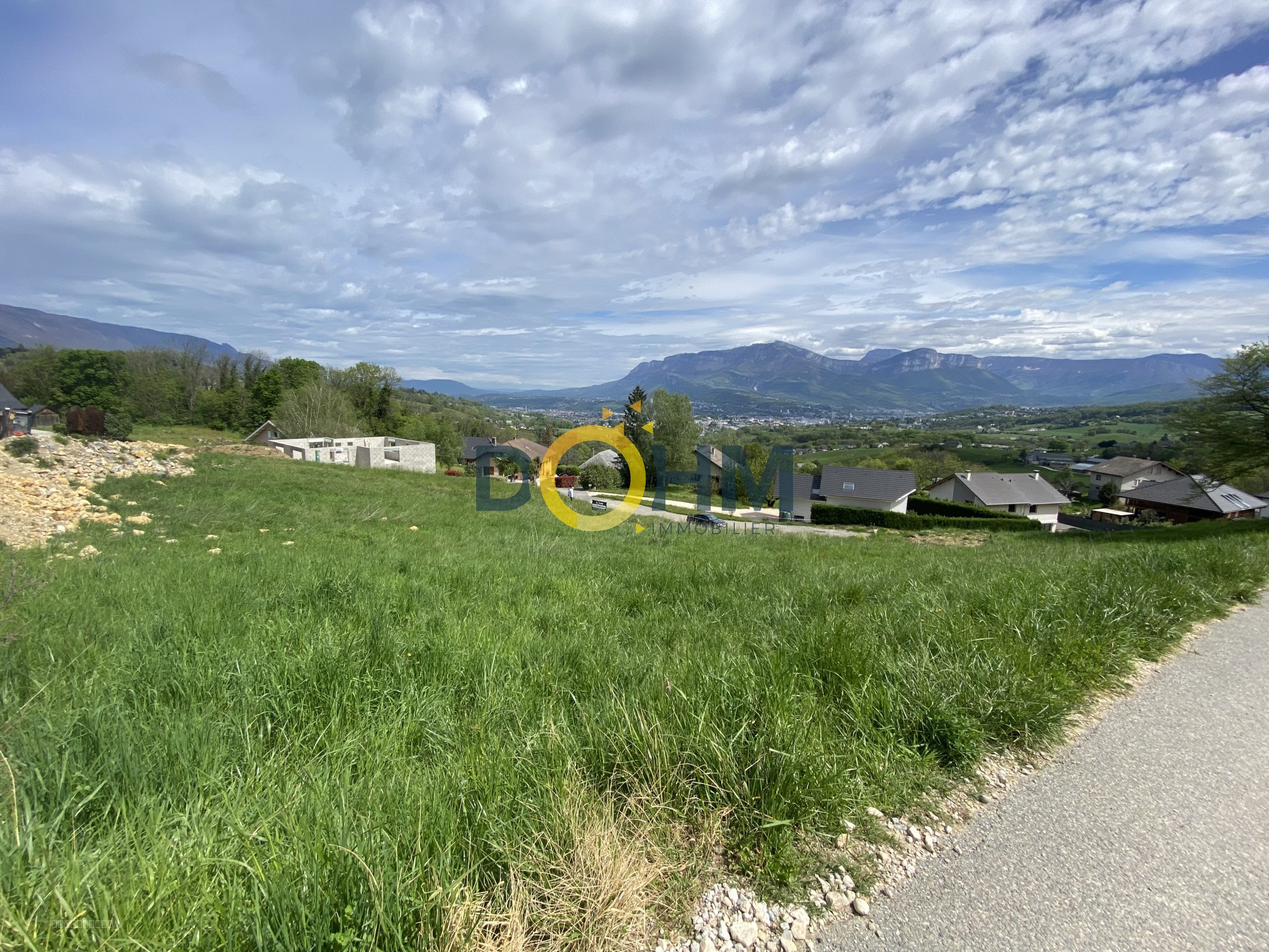 En exclusivité, terrain constructible de 851 m2 — photo 2