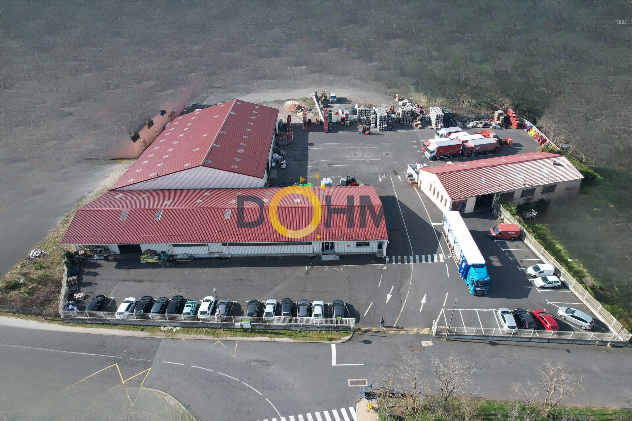 Dépot de 2612 m2 avec 3 bâtiments et 7145 m2 de terrain — photo 3