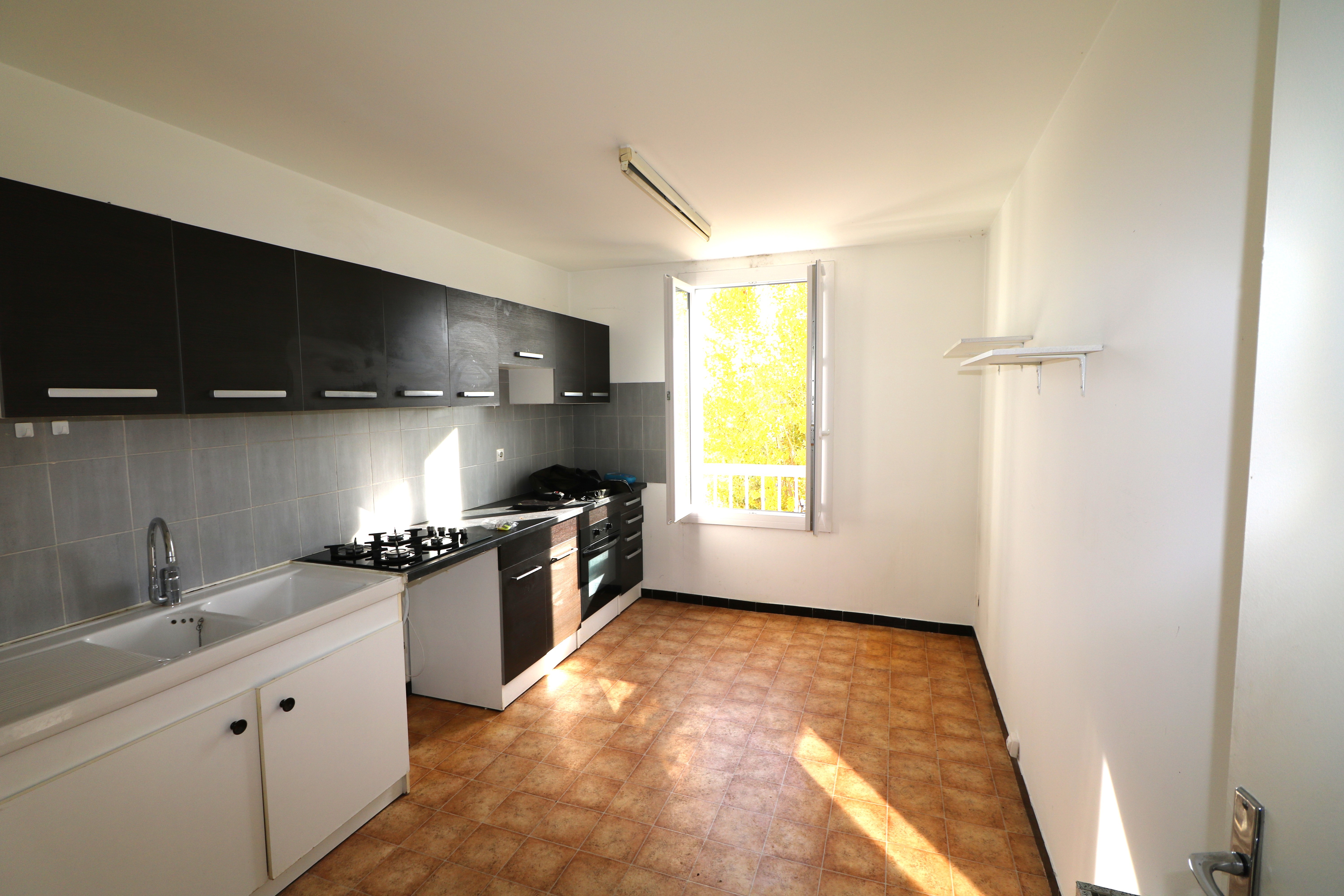 Appartement 2 pièces 60 m2 avec balcon et parking — photo 7