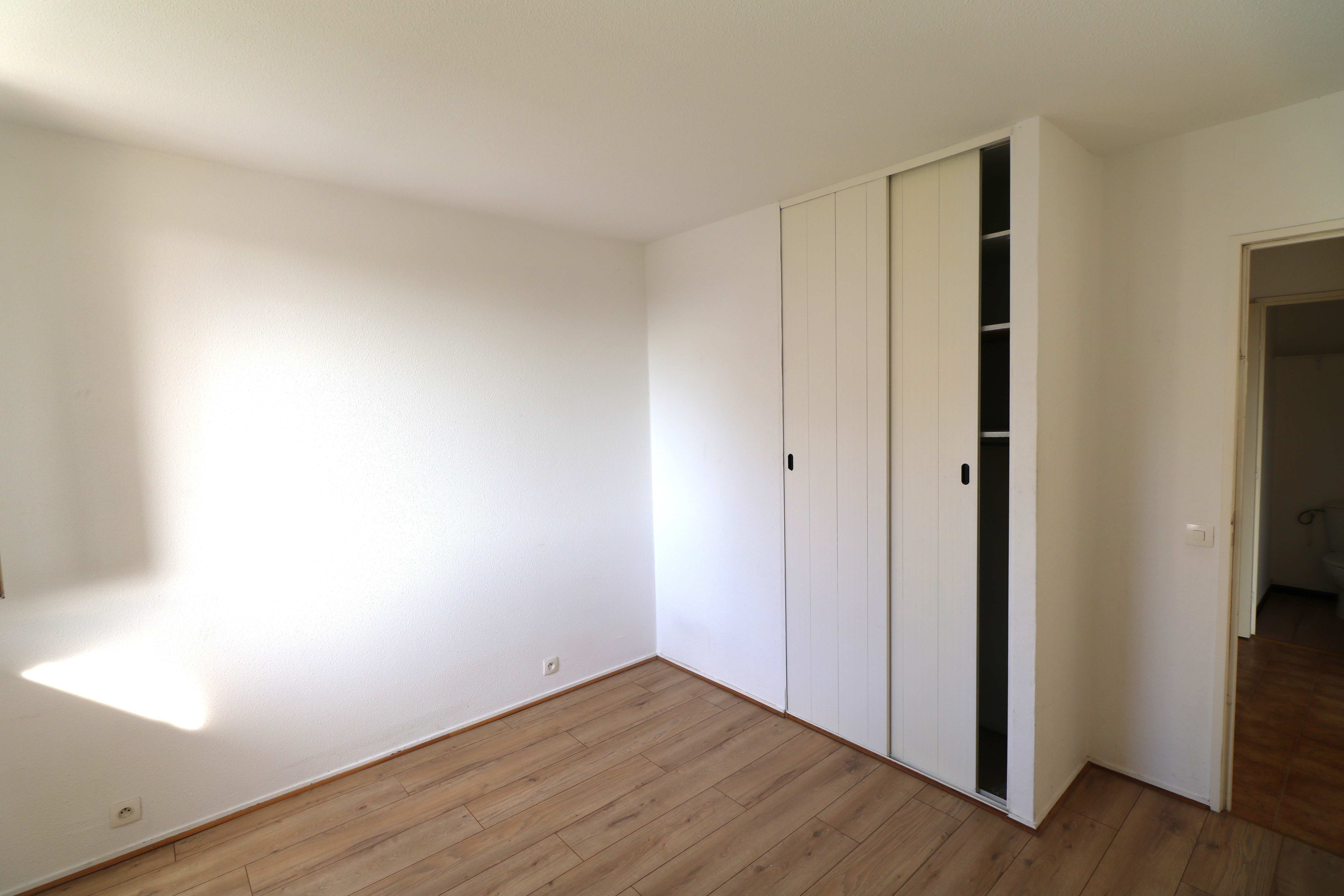 Appartement 2 pièces 60 m2 avec balcon et parking — photo 6