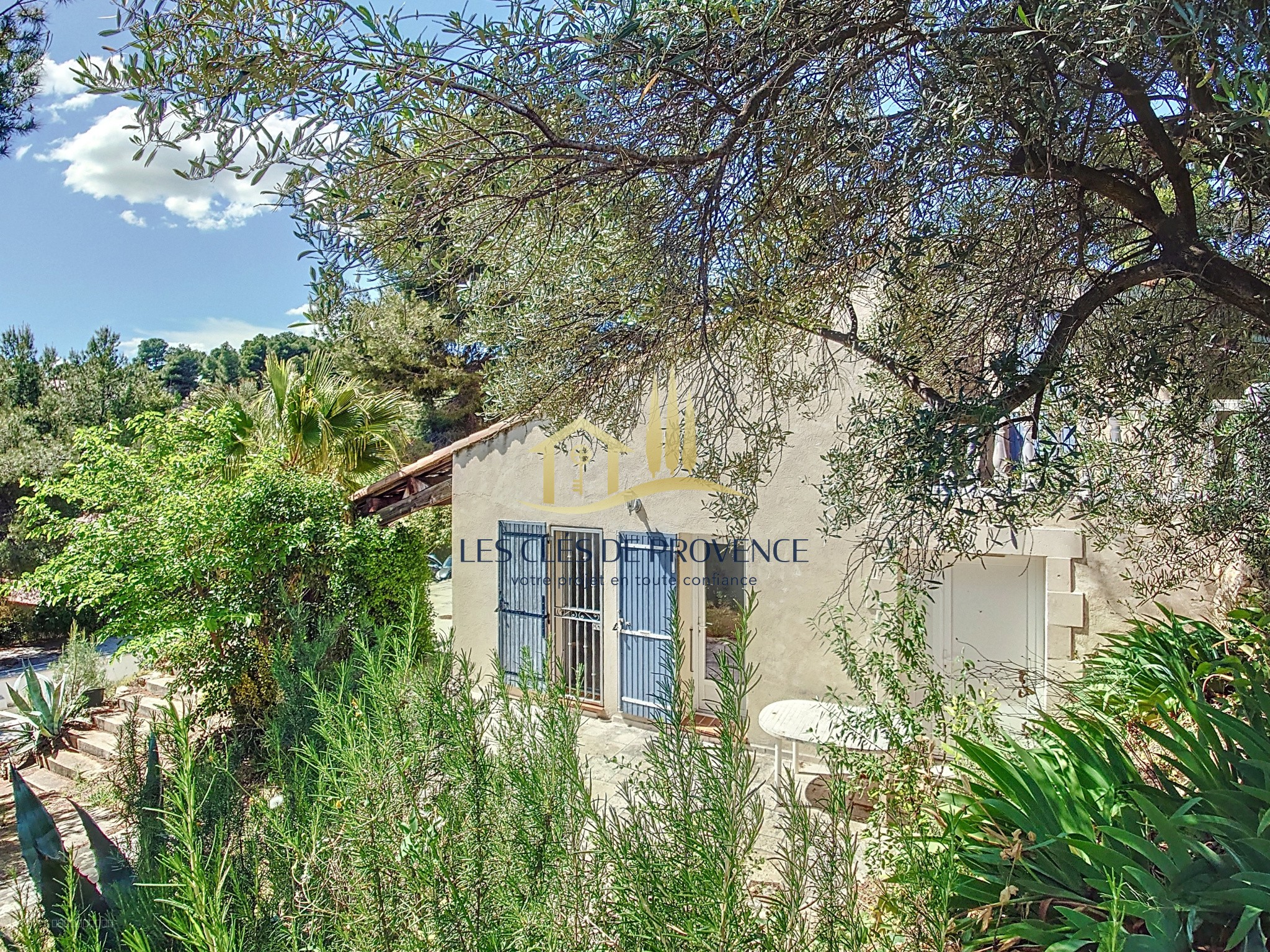 Villa familiale Type 5 avec piscine et jardin arboré à Rognac — photo 4
