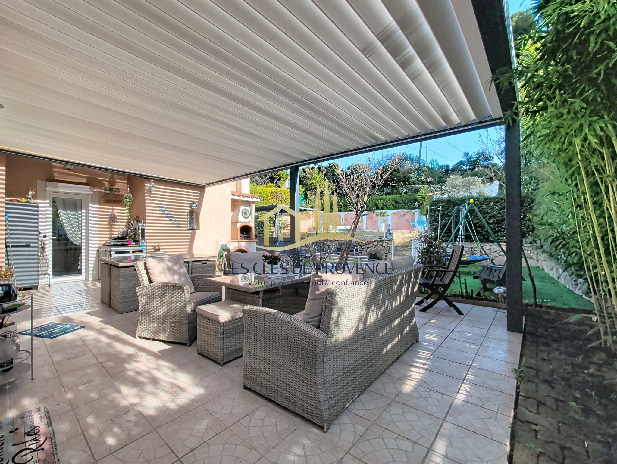 Villa individuelle plain-pied type 7 avec jardin et piscine à Rognac — photo 2