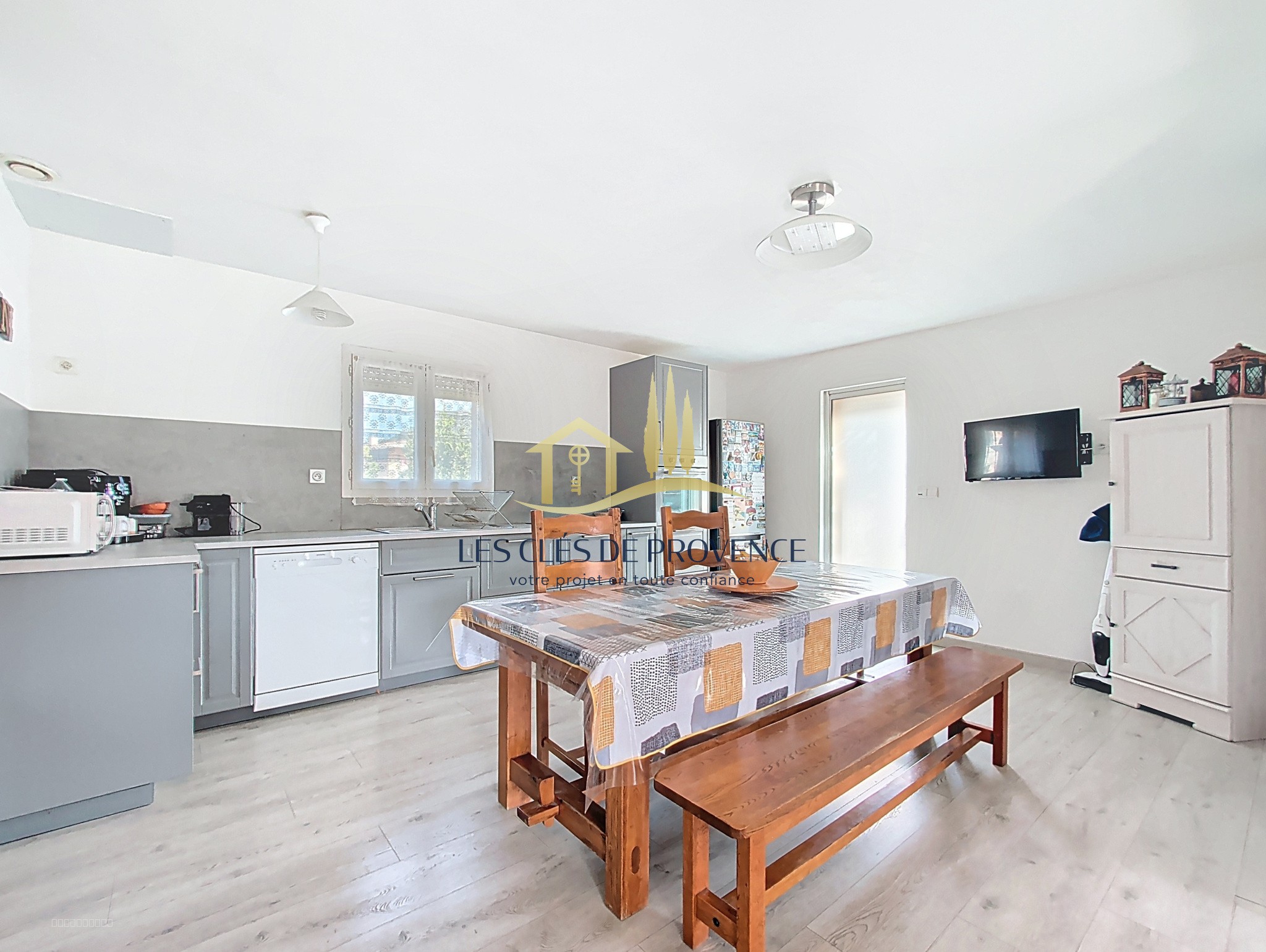 Maison type 7 individuelle de 152 m2 au cœur de Rognac — photo 8