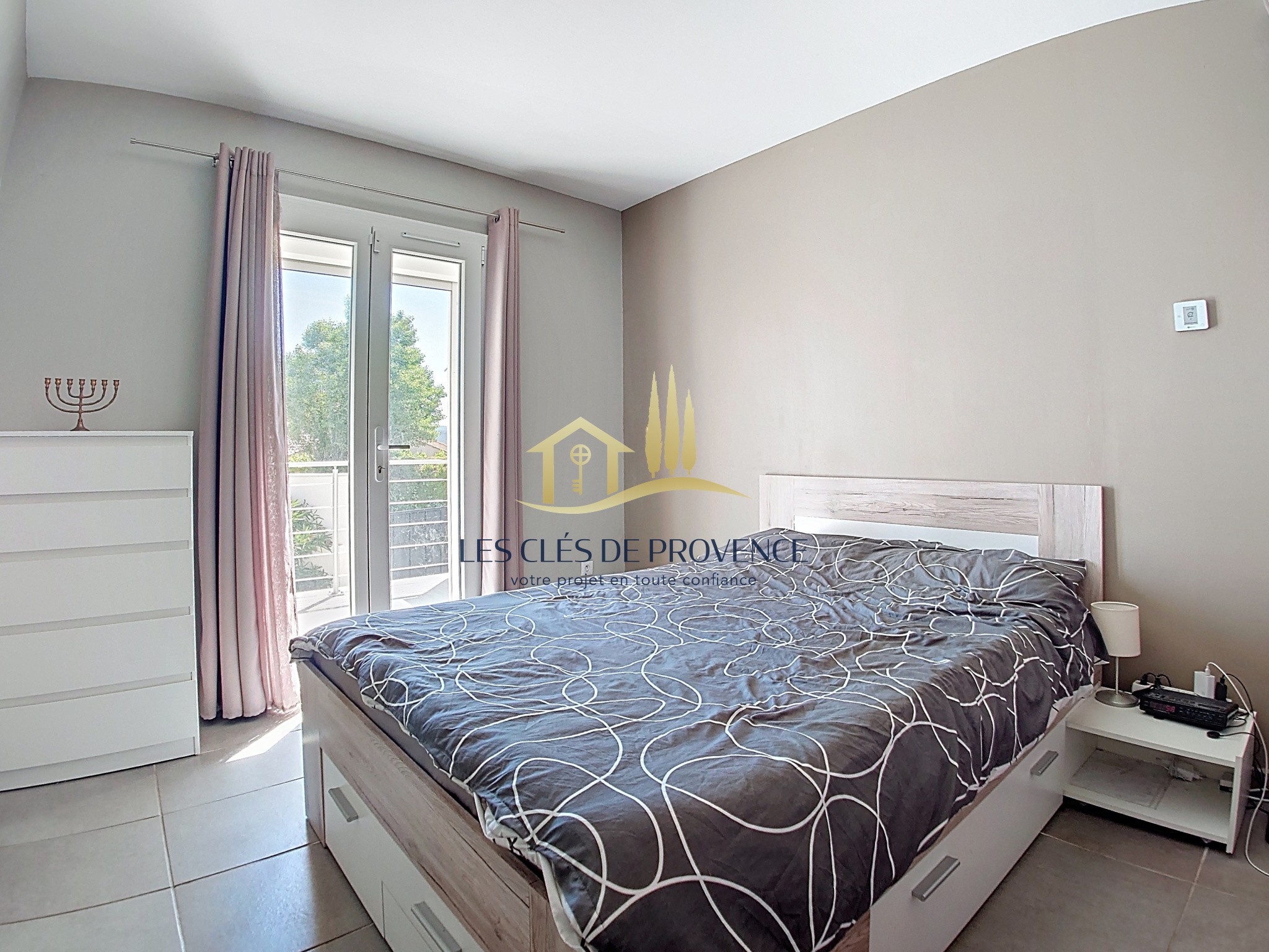 Maison plain-pied type 6 avec jardin piscine et studio — photo 9