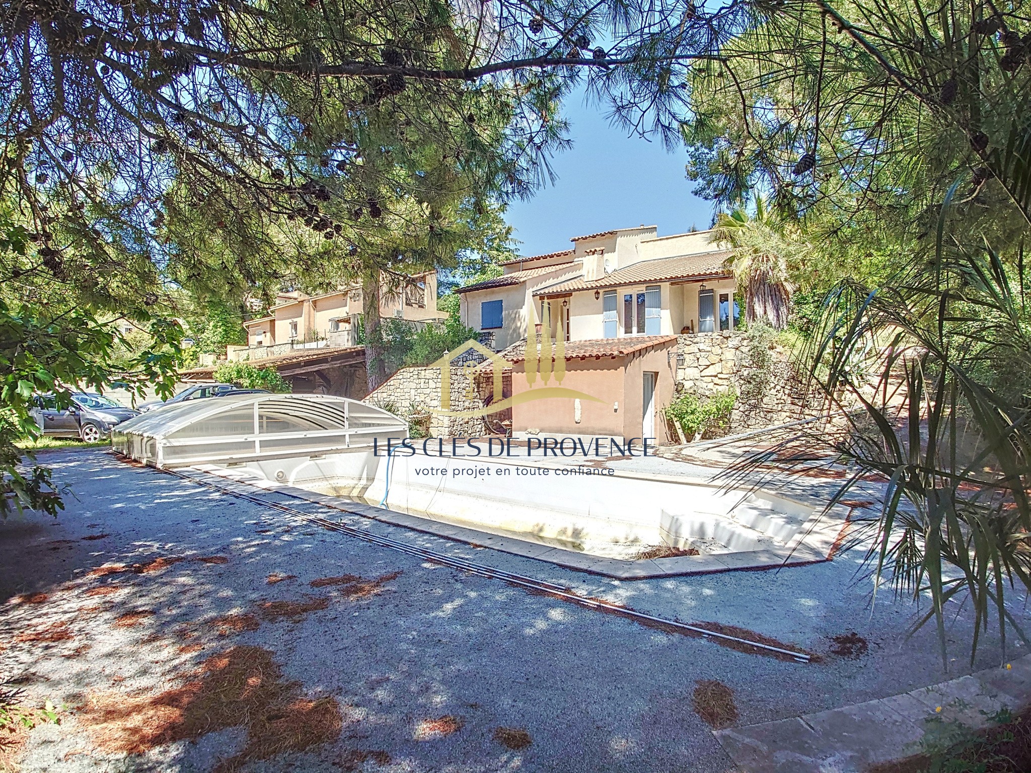 Villa familiale Type 5 avec piscine et jardin arboré à Rognac — photo 18