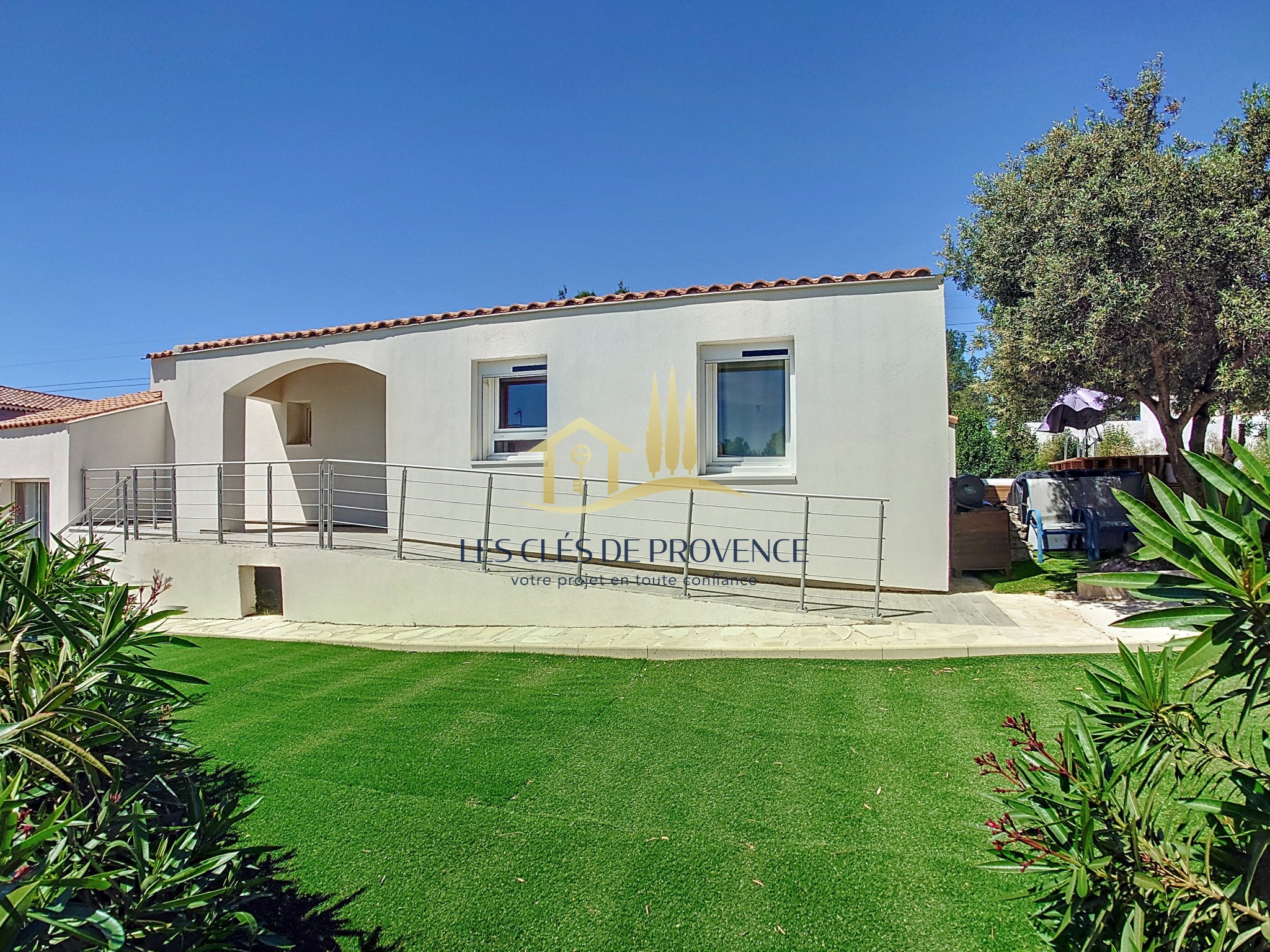 Maison plain-pied type 6 avec jardin piscine et studio — photo 18