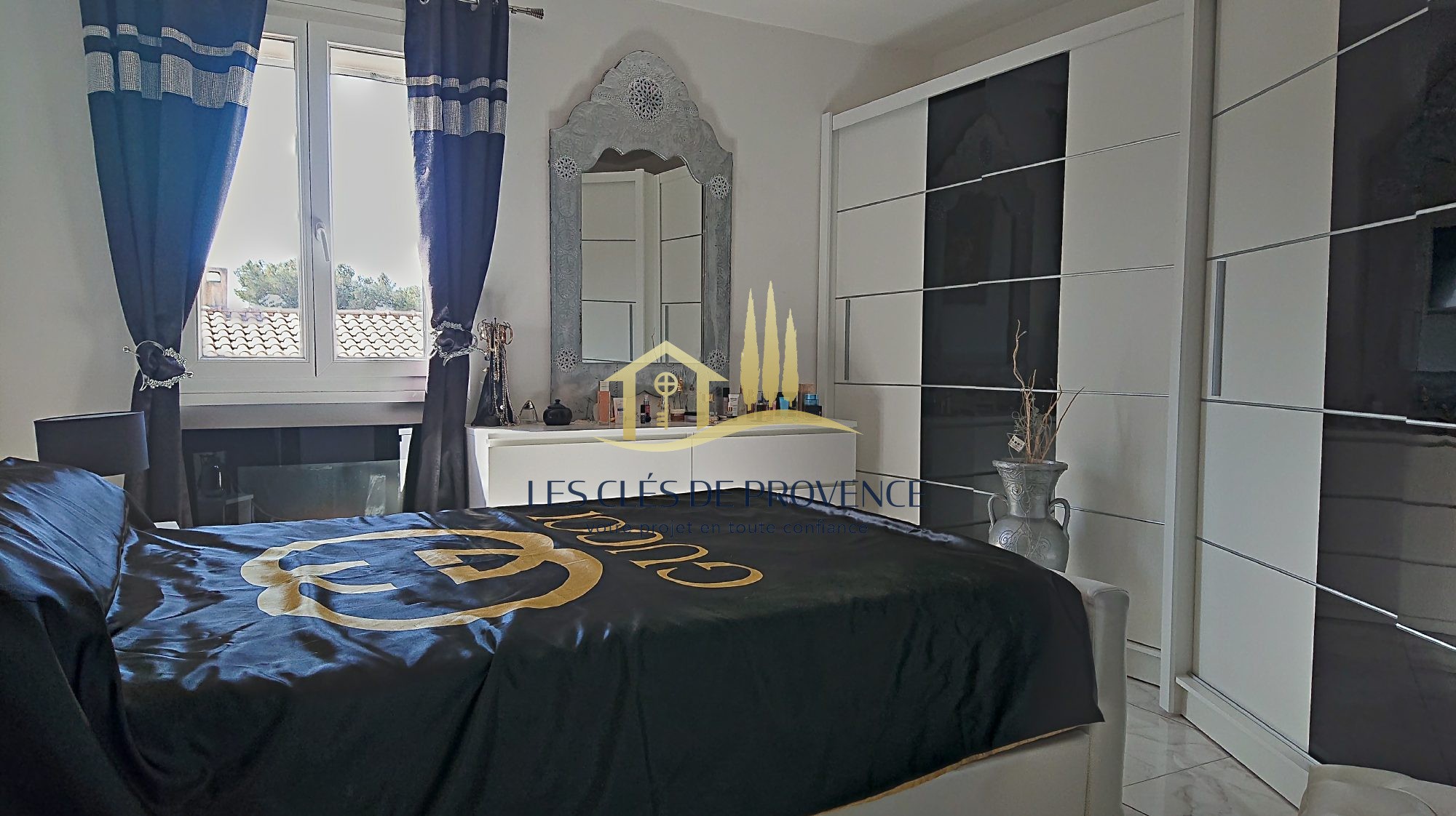 À Rognac, immobilier de prestige : villa en vente avec terrasse — photo 13