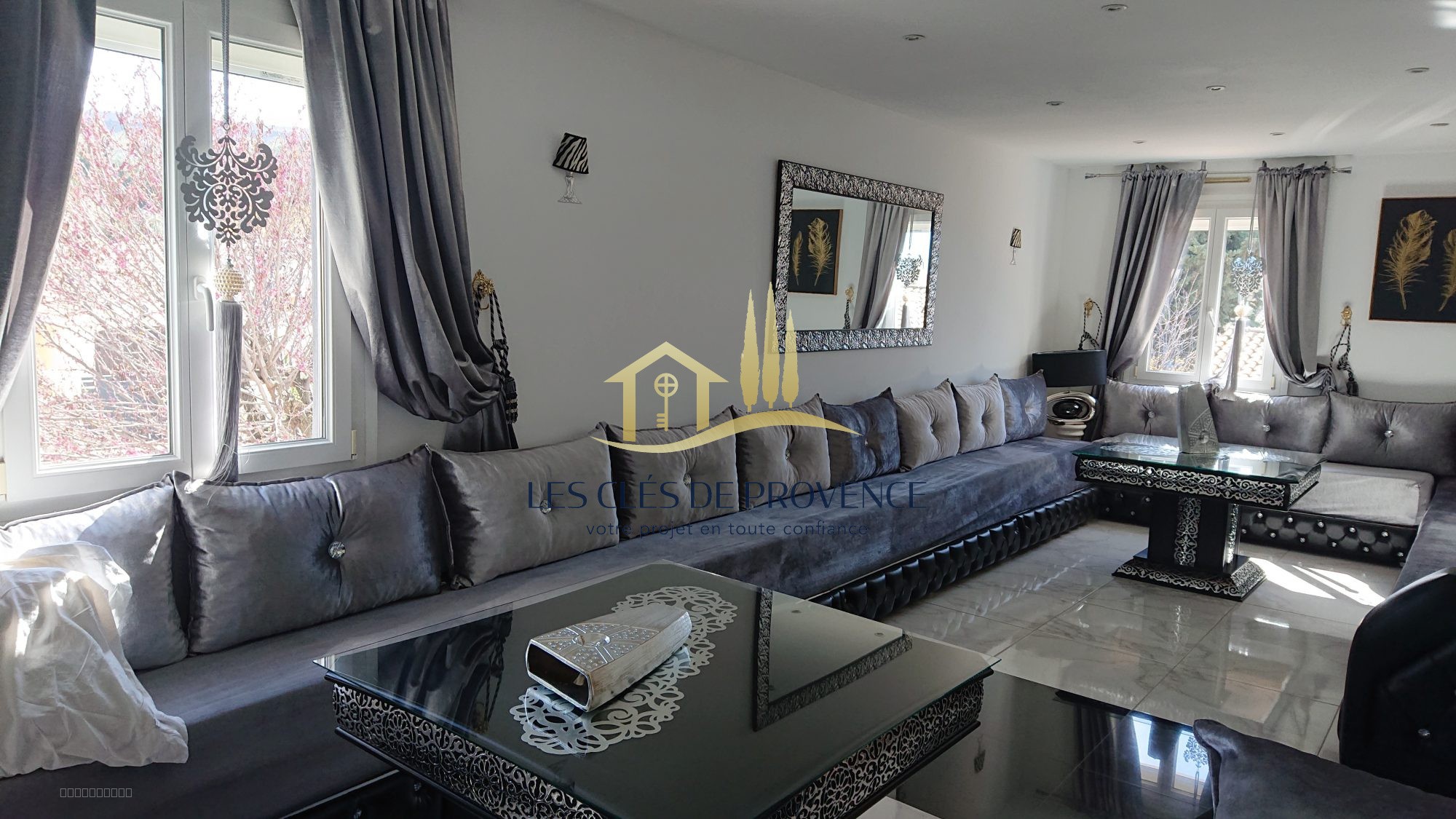 À Rognac, immobilier de prestige : villa en vente avec terrasse — photo 14
