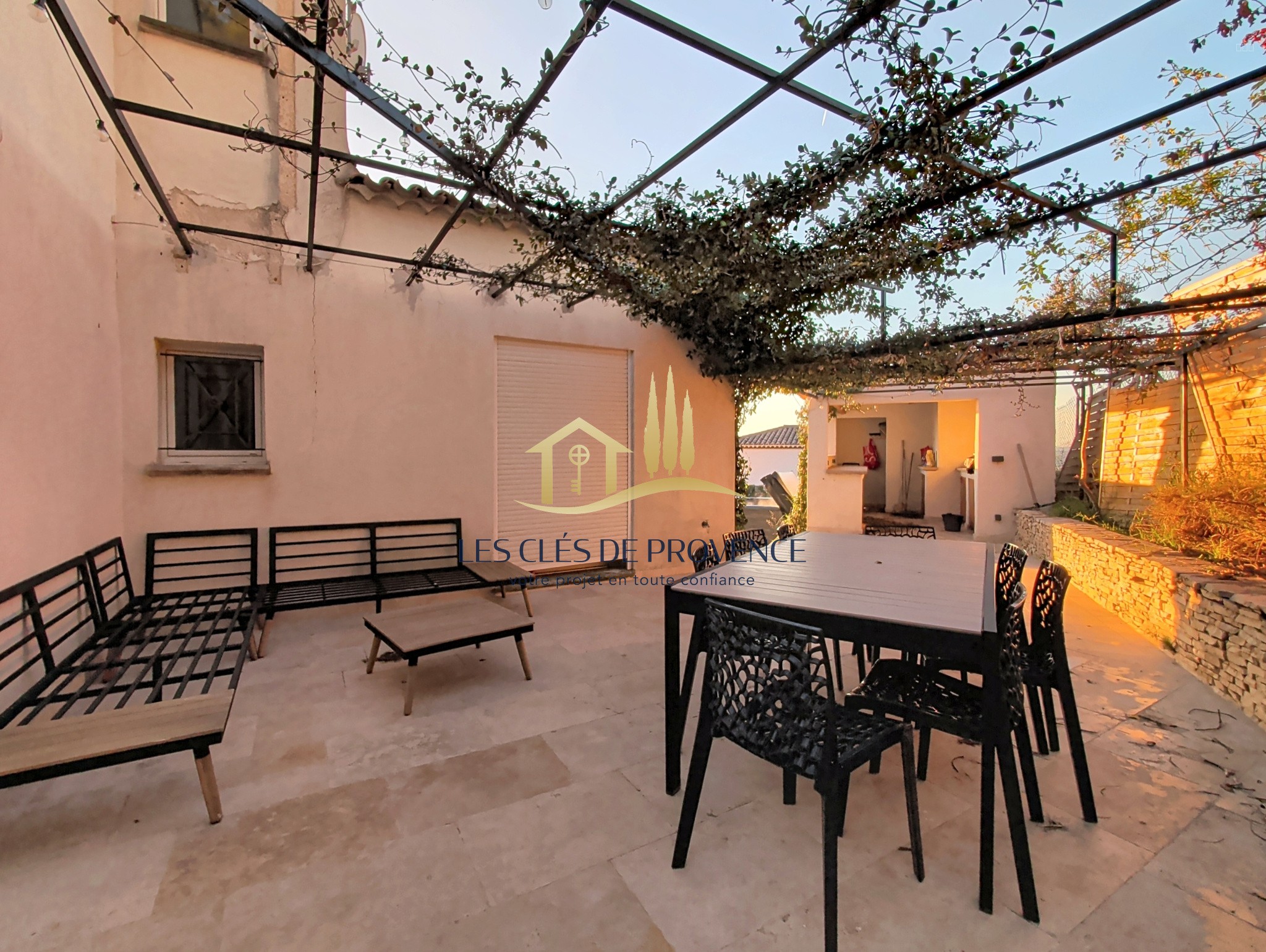 VILLA D’EXCEPTION SUR LES HAUTEURS DE ROGNAC   2 LOGEMENTS   VUE & VOLUMES — photo 19