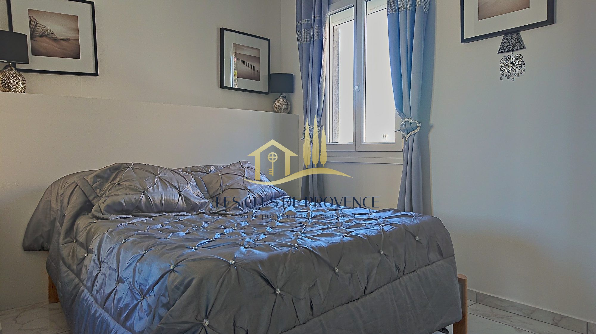 À Rognac, immobilier de prestige : villa en vente avec terrasse — photo 12