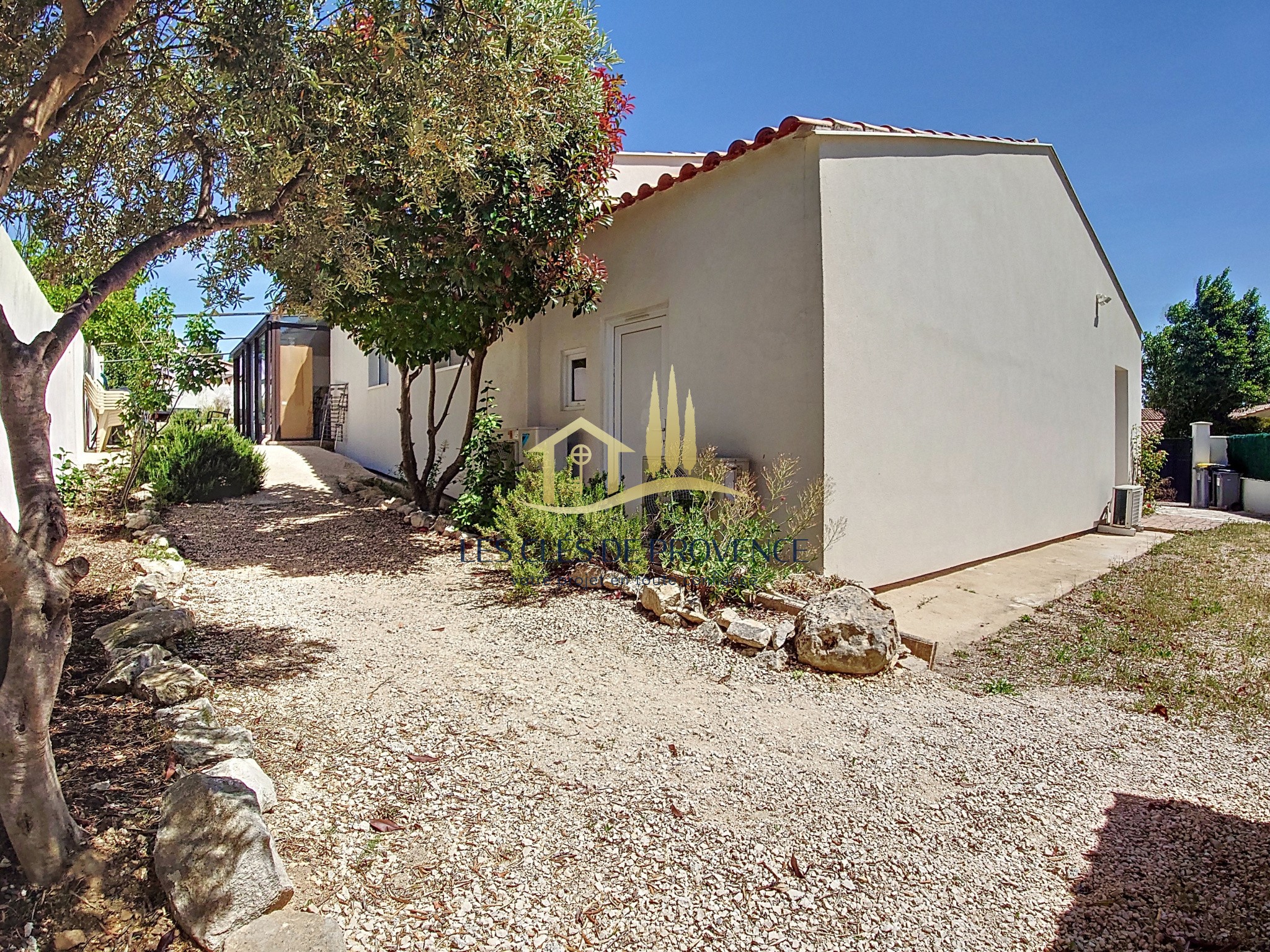 Maison plain-pied type 6 avec jardin piscine et studio — photo 13