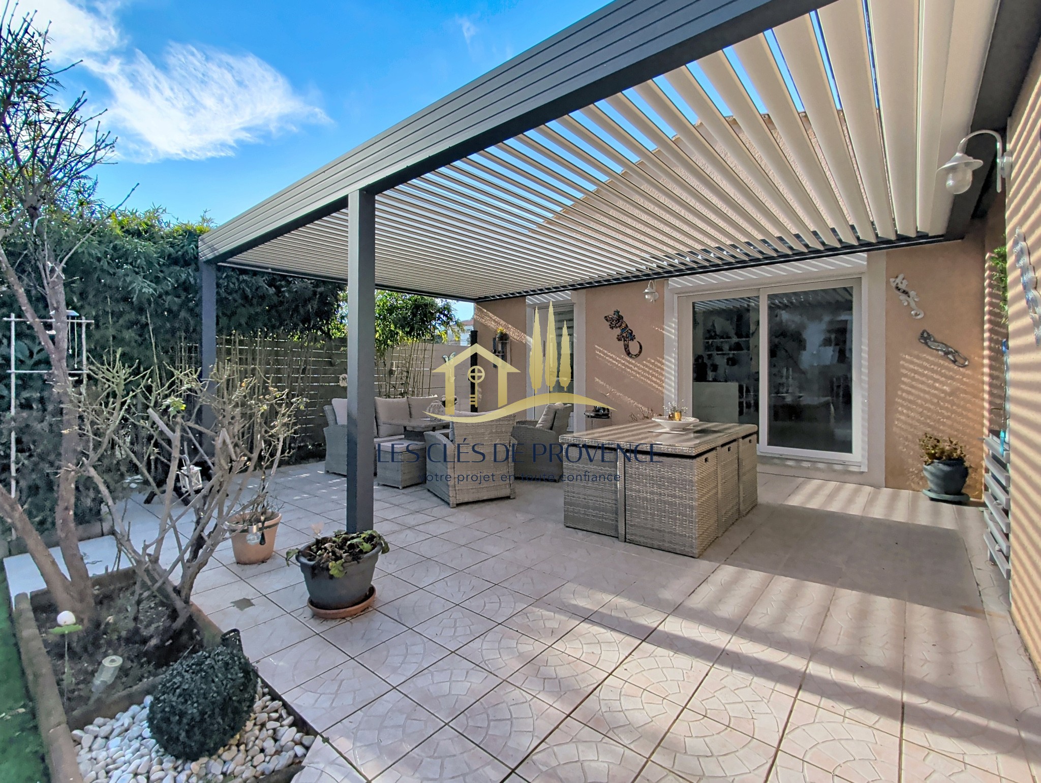 Villa individuelle plain-pied type 7 avec jardin et piscine à Rognac — photo 16