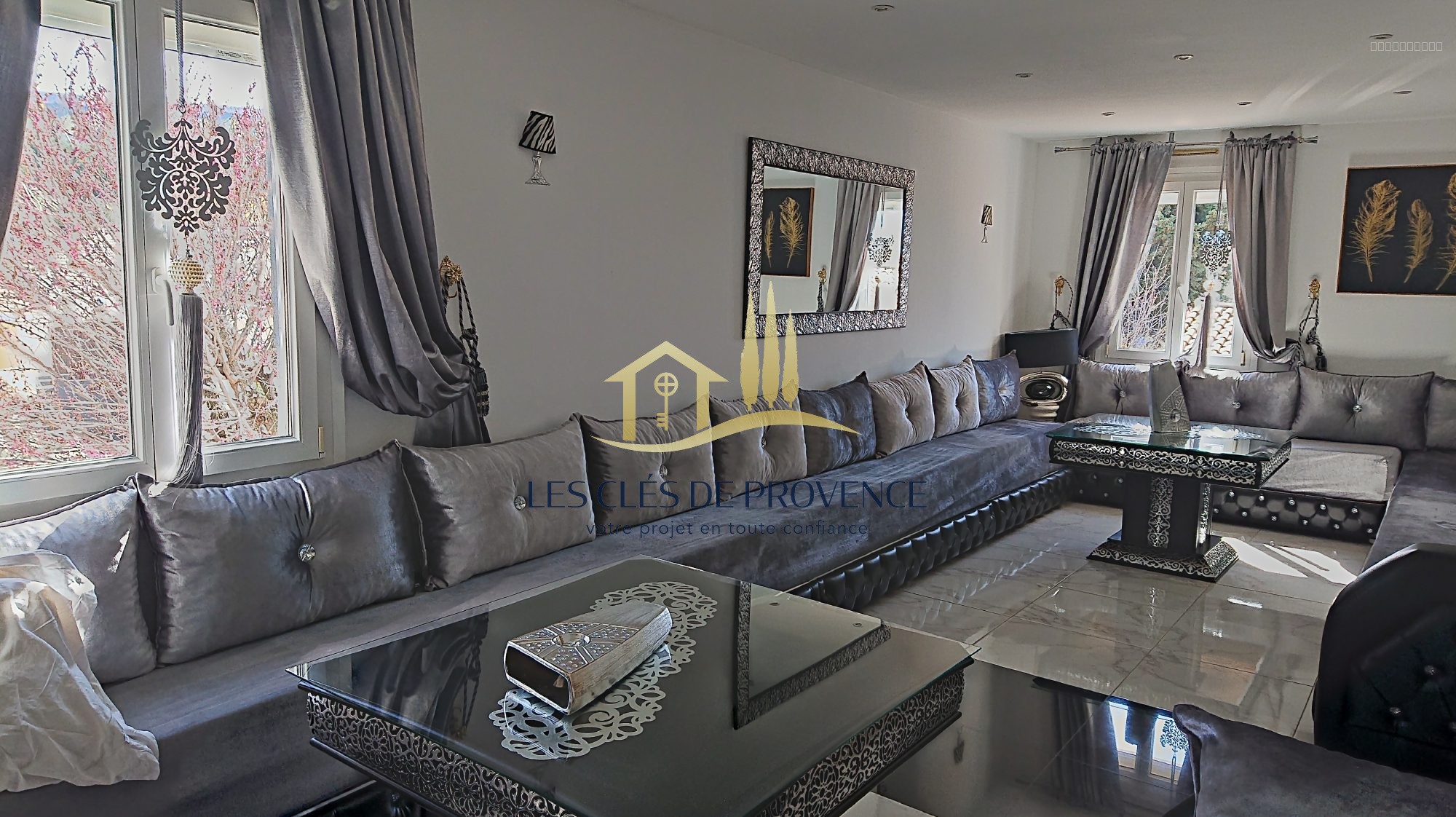 À Rognac, immobilier de prestige : villa en vente avec terrasse — photo 9