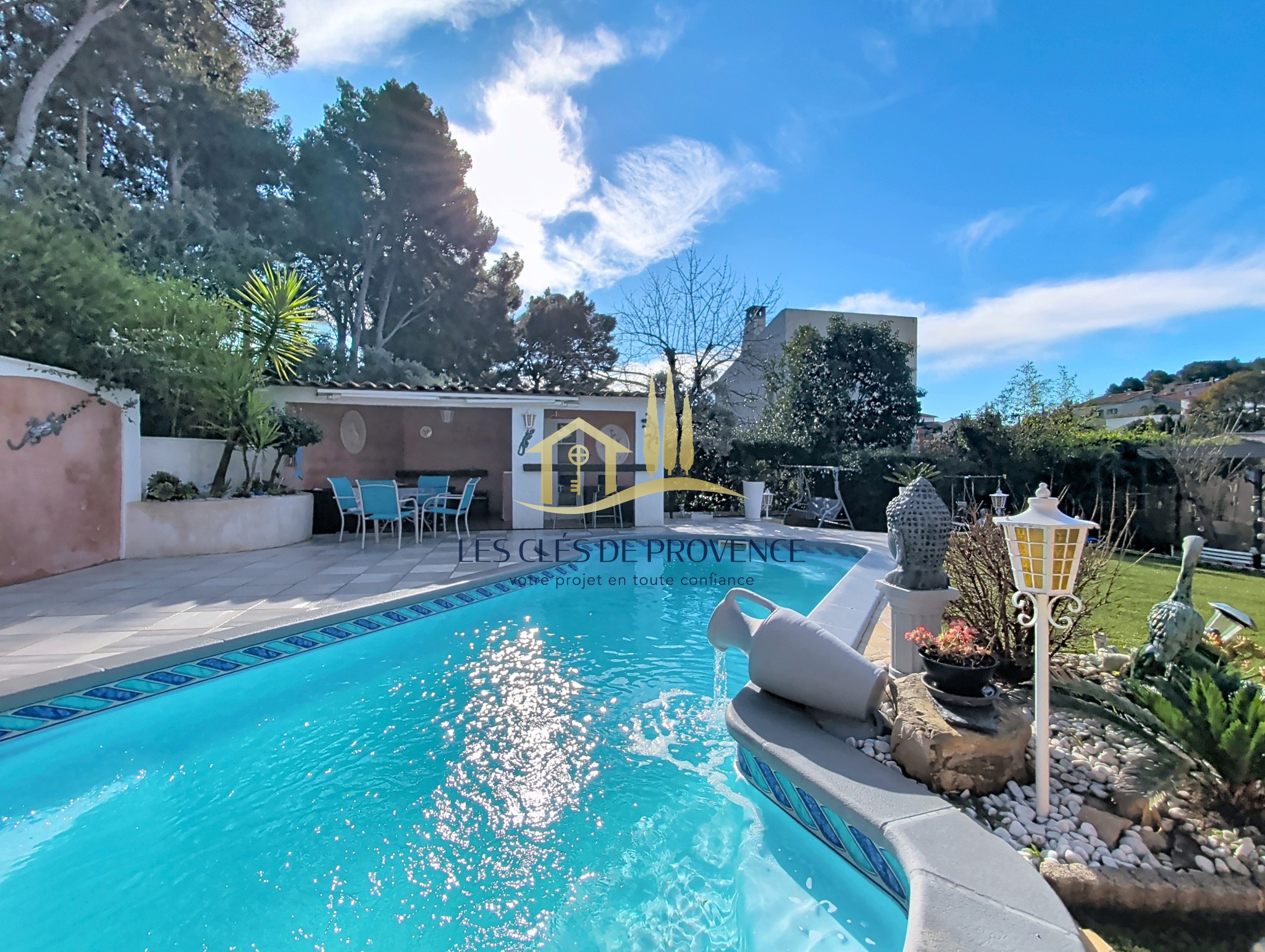 Villa individuelle plain-pied type 7 avec jardin et piscine à Rognac — photo 13