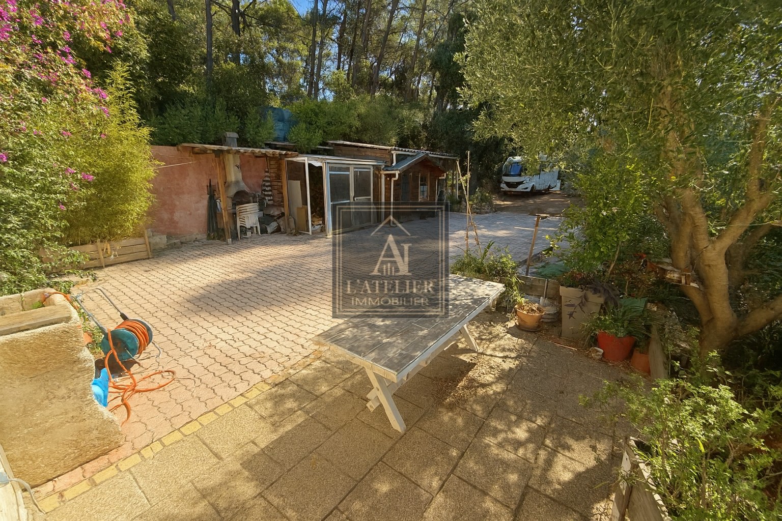 Maison avec vue, garage de 40 m2 et annexe multi-usage de 40 m2 sur une parcelle de 1010 m2 — photo 13