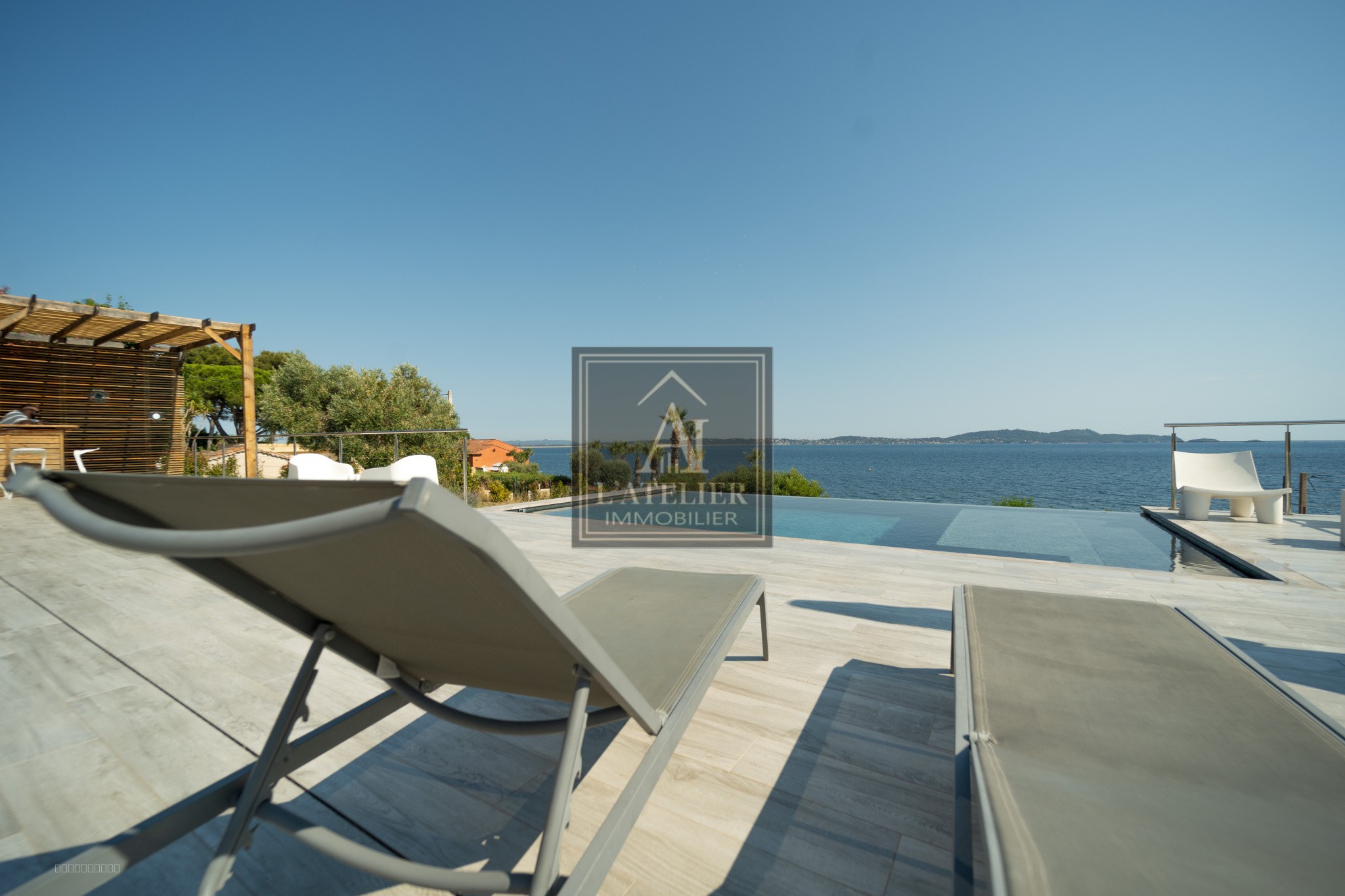Propriété d'exception avec vue mer panoramique à Carqueiranne — photo 4