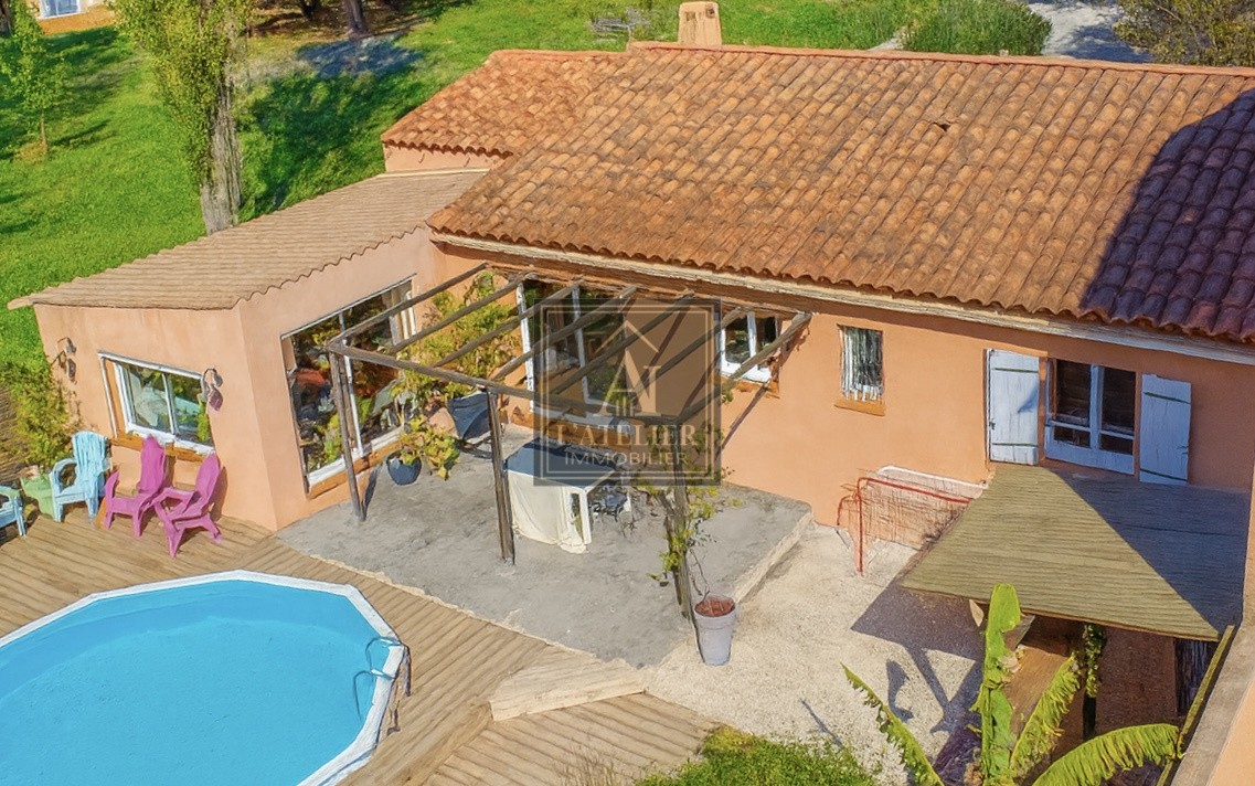 Maison de plain-pied de type 5 avec garage sur une parcelle au calme de 963 m2 — photo 4