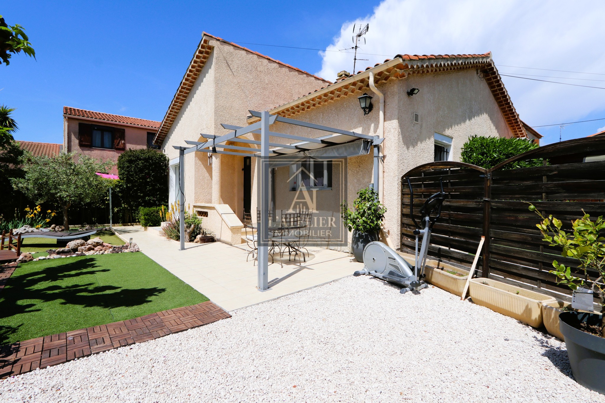 Maison de plain-pied de 105 m2 avec dépendance — photo 8