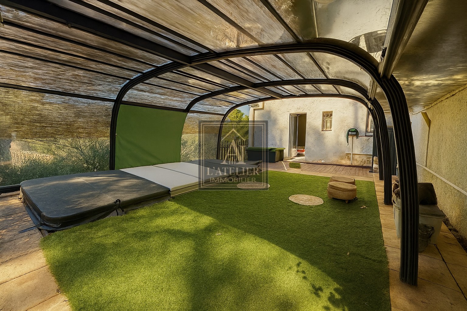 Maison avec vue, garage de 40 m2 et annexe multi-usage de 40 m2 sur une parcelle de 1010 m2 — photo 16