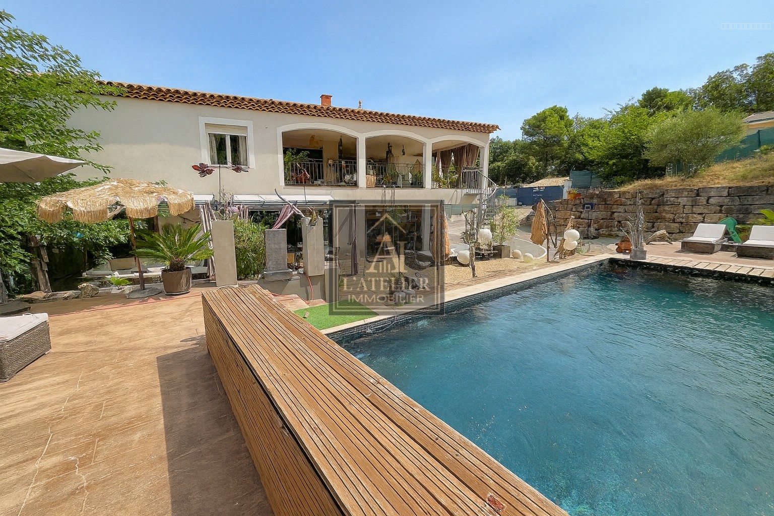 Maison de 165 m2 avec sous sol et piscine sur une parcelle de 1068 m2 — photo 3