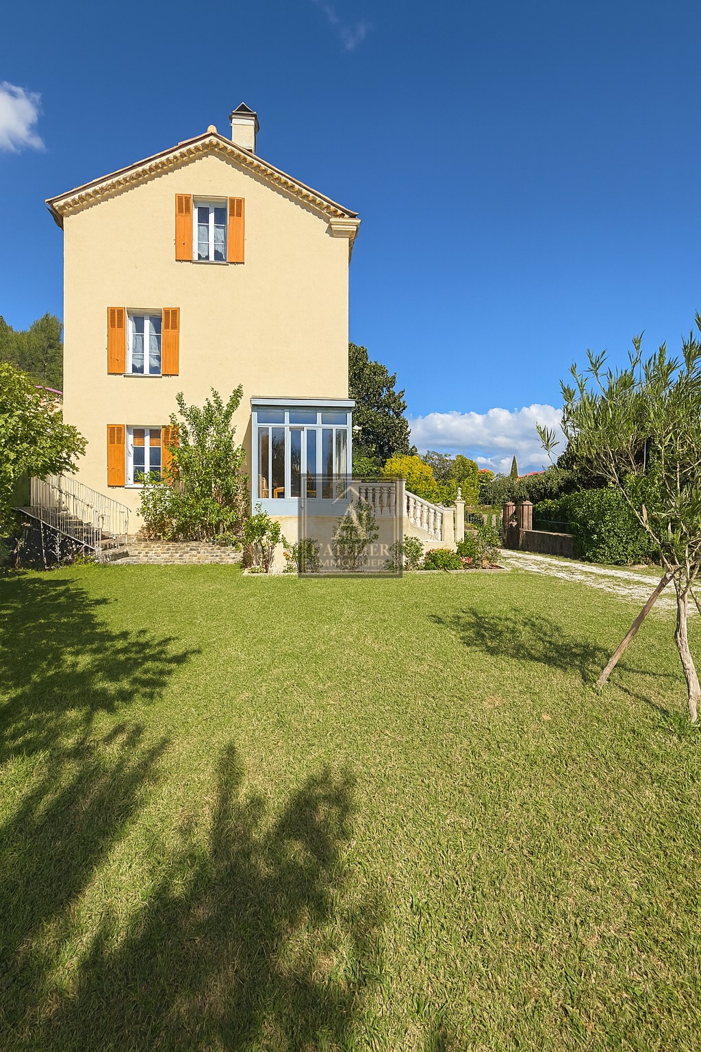Maison de charme rénovée à Solliès-Toucas — photo 2
