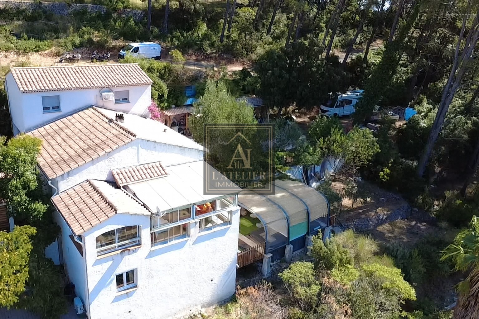 Maison avec vue, garage de 40 m2 et annexe multi-usage de 40 m2 sur une parcelle de 1010 m2 — photo 3