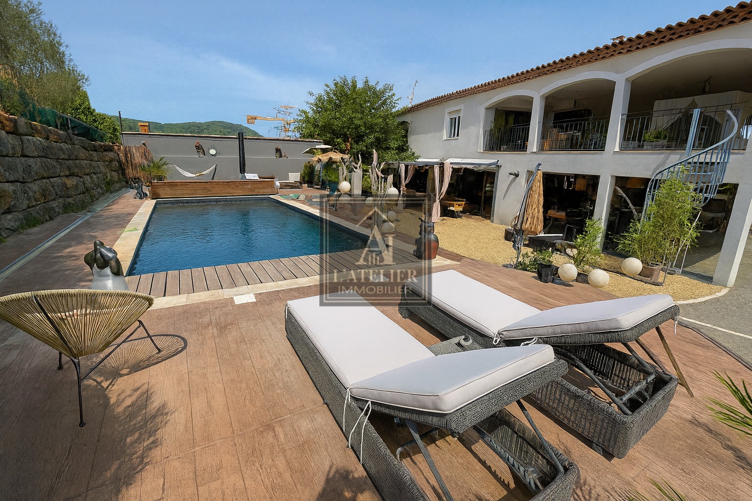 Maison de 165 m2 avec sous sol et piscine sur une parcelle de 1068 m2 — photo 10