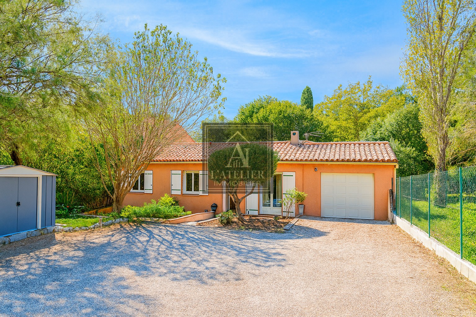 Maison de plain-pied de type 5 avec garage sur une parcelle au calme de 963 m2 — photo 2