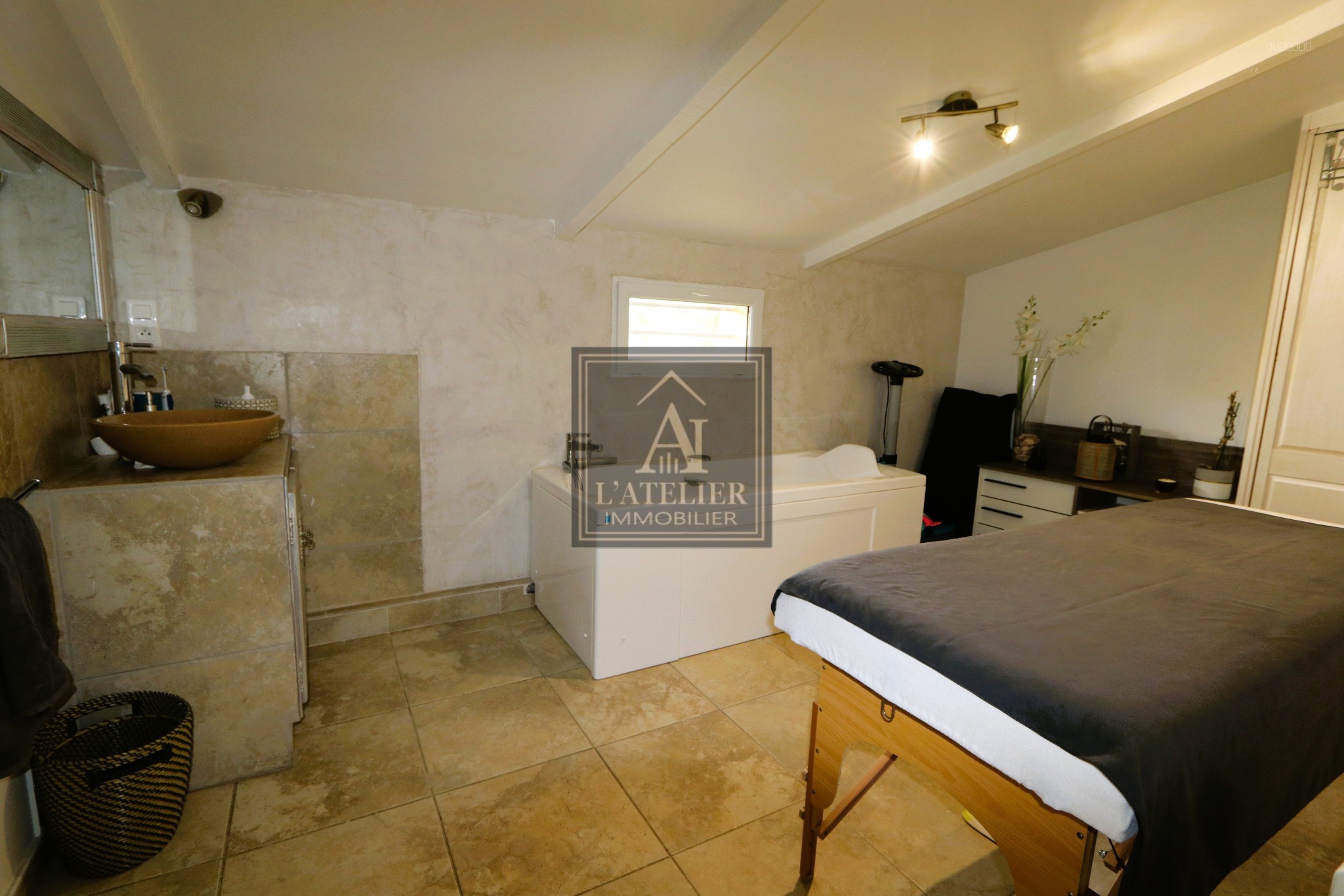 Maison de plain-pied de 105 m2 avec dépendance — photo 9