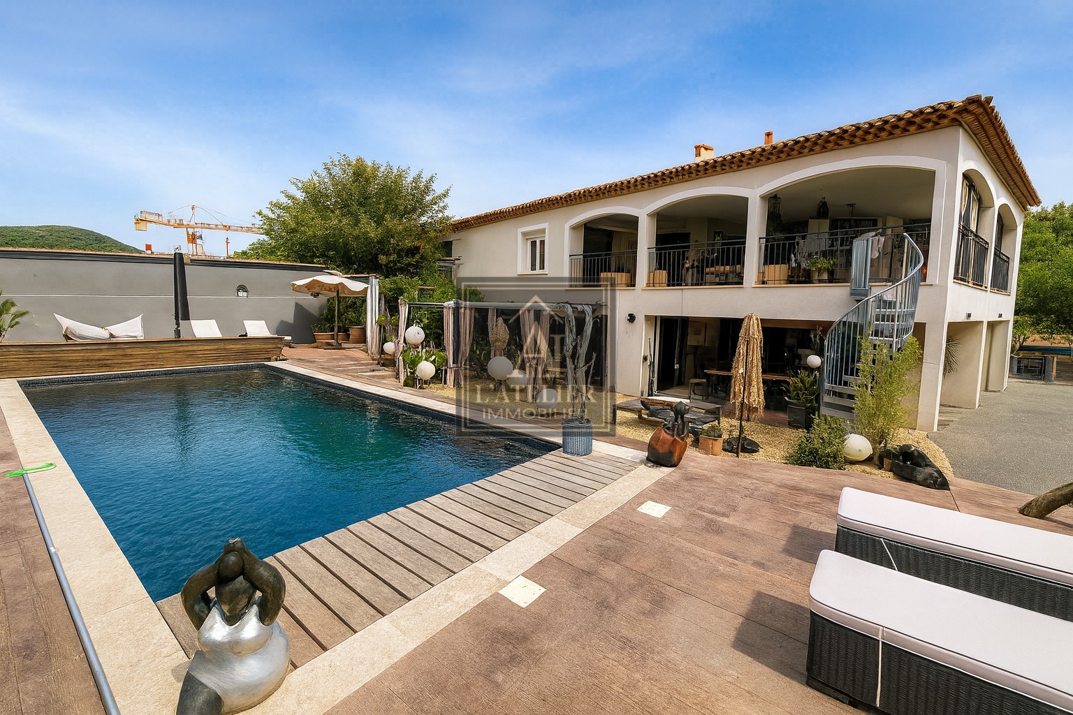 Maison de 165 m2 avec sous sol et piscine sur une parcelle de 1068 m2 — photo 4