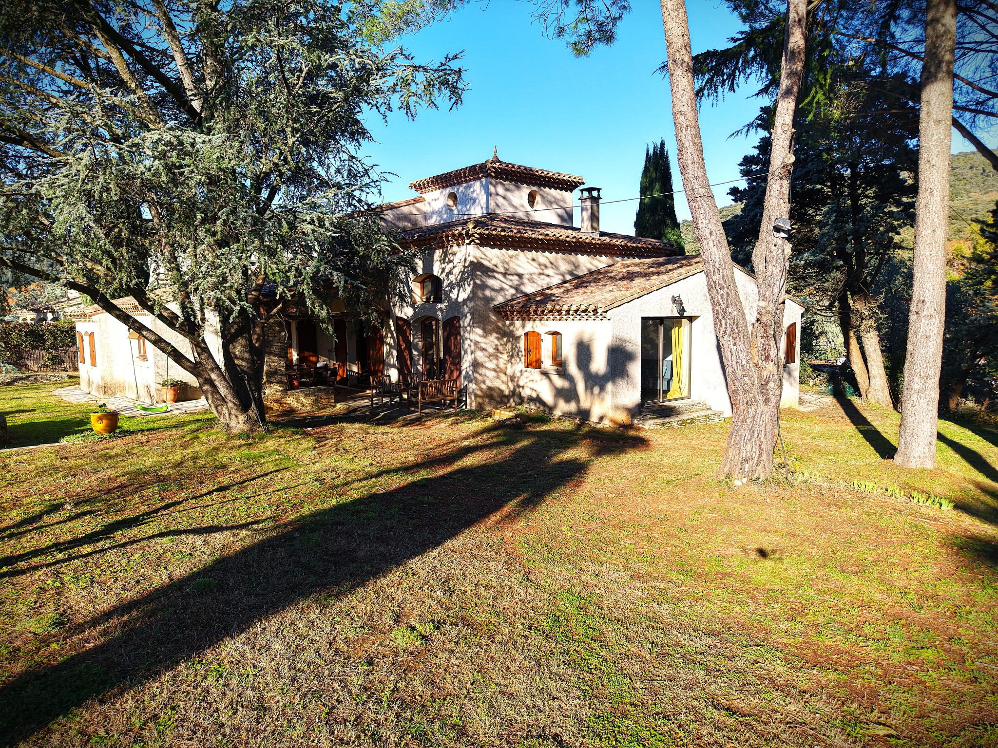 Villa style hacienda T5 avec Terrain paysagé et Piscine — photo 4