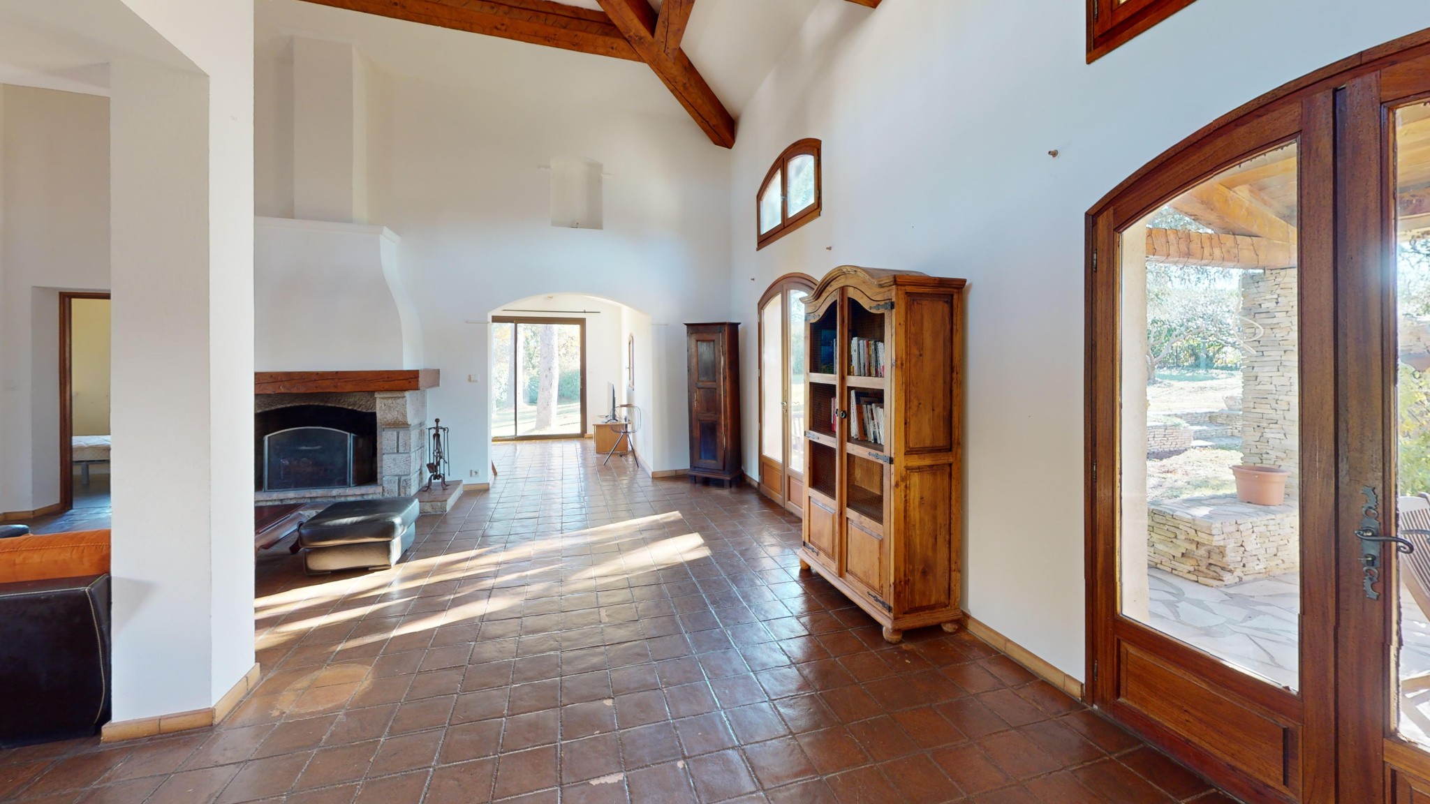 Villa style hacienda T5 avec Terrain paysagé et Piscine — photo 10