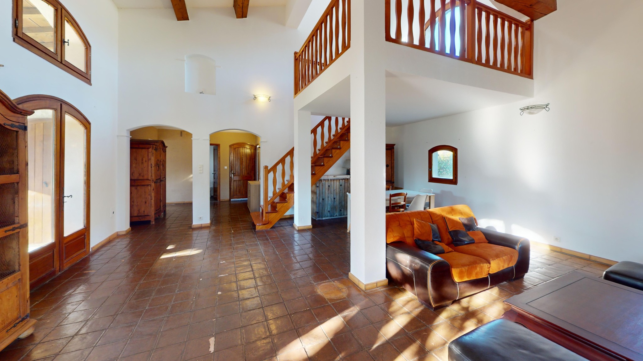 Villa style hacienda T5 avec Terrain paysagé et Piscine — photo 6