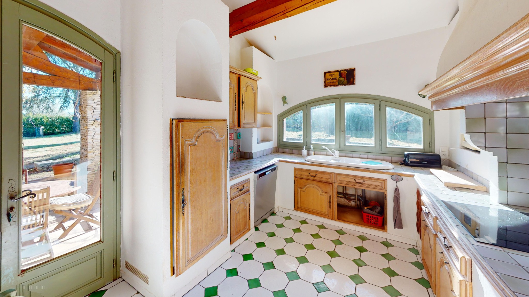 Villa style hacienda T5 avec Terrain paysagé et Piscine — photo 14