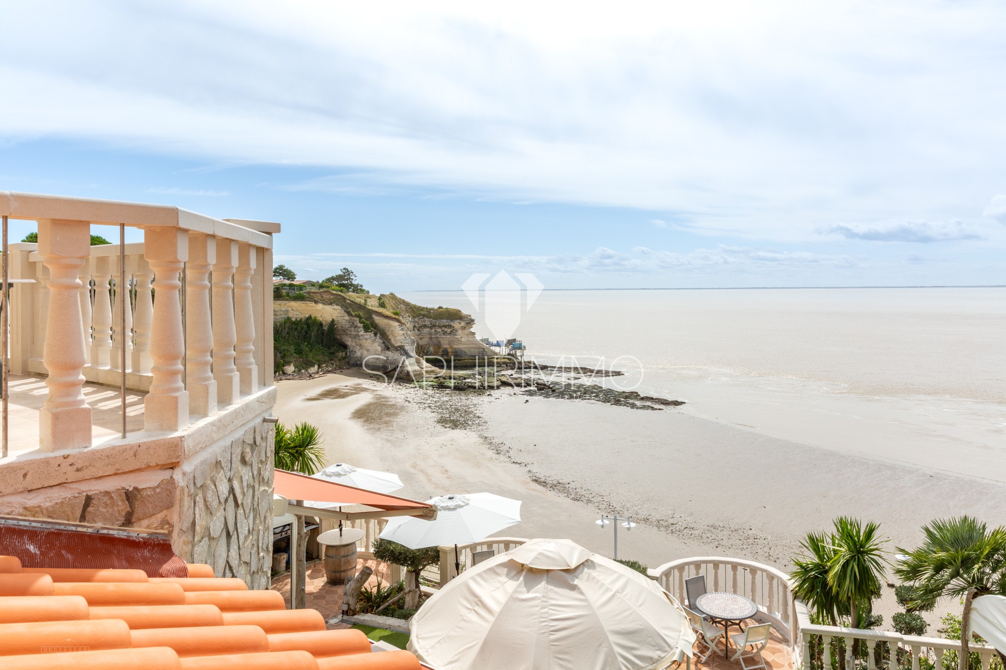 Villa d'exception, terrasse vue océan, dépendance, chemin à flanc de falaise, grotte privée et accès plage — photo 16