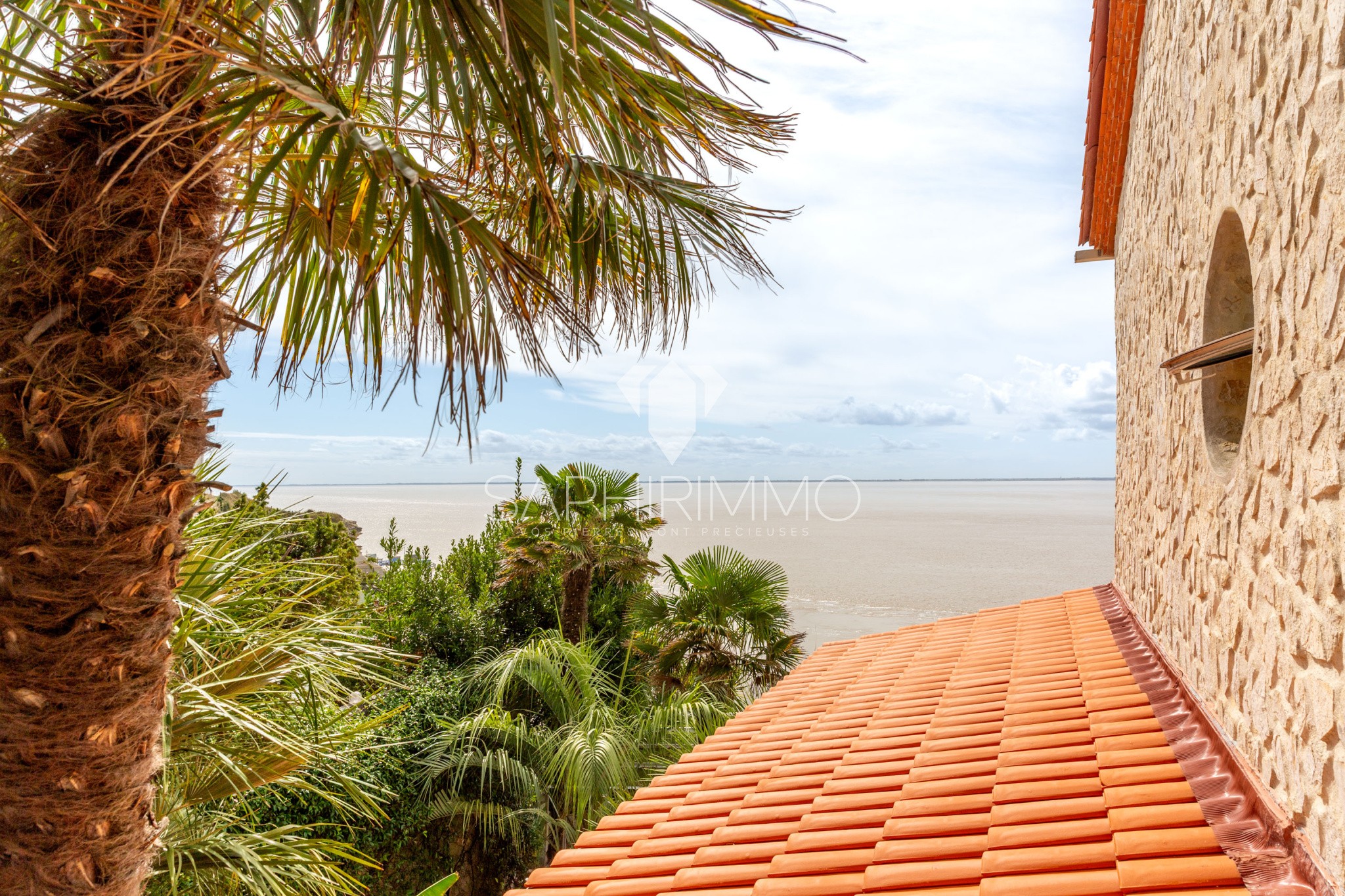 Villa d'exception, terrasse vue océan, dépendance, chemin à flanc de falaise, grotte privée et accès plage — photo 19