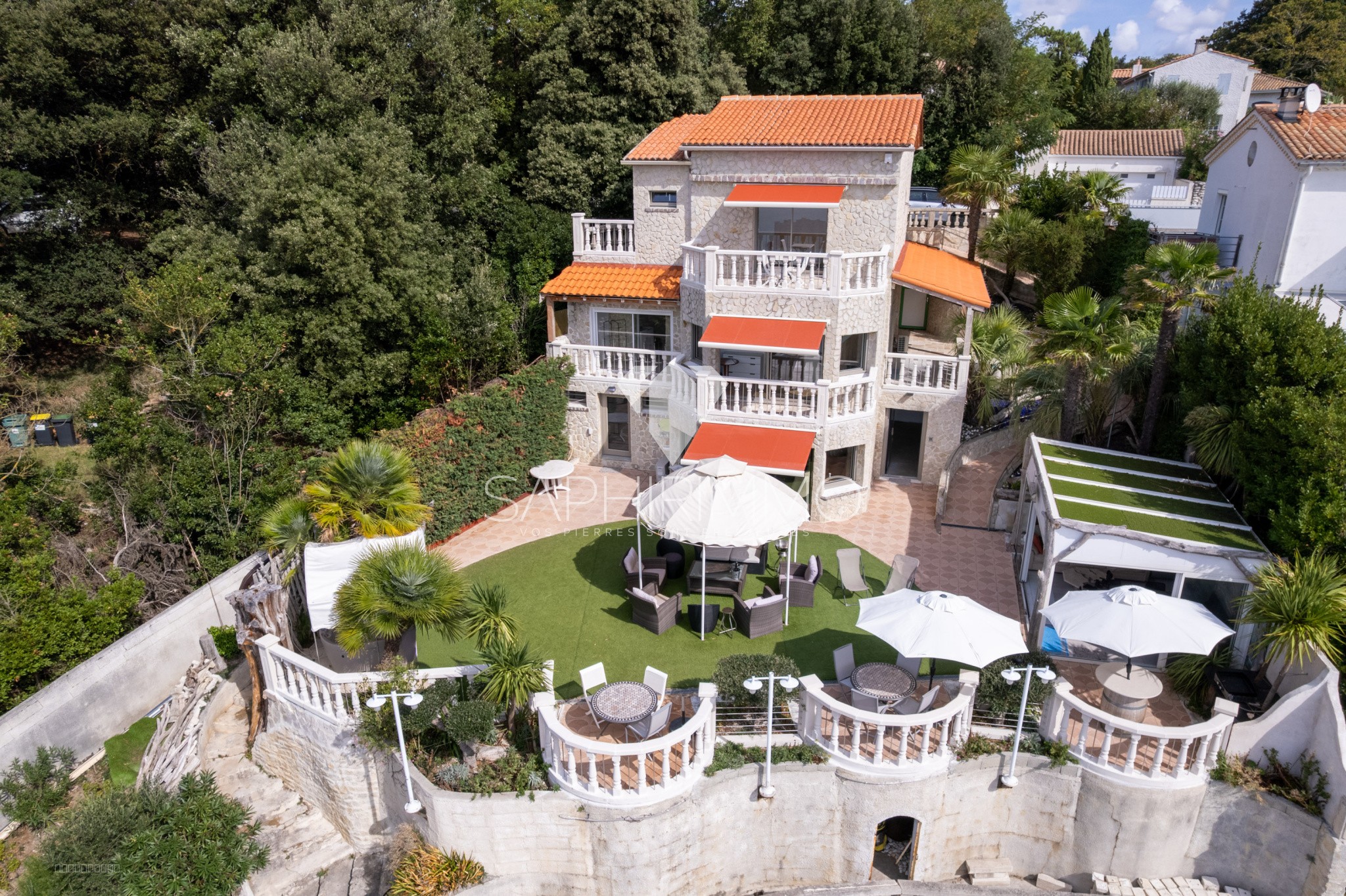 Villa d'exception, terrasse vue océan, dépendance, chemin à flanc de falaise, grotte privée et accès plage — photo 6