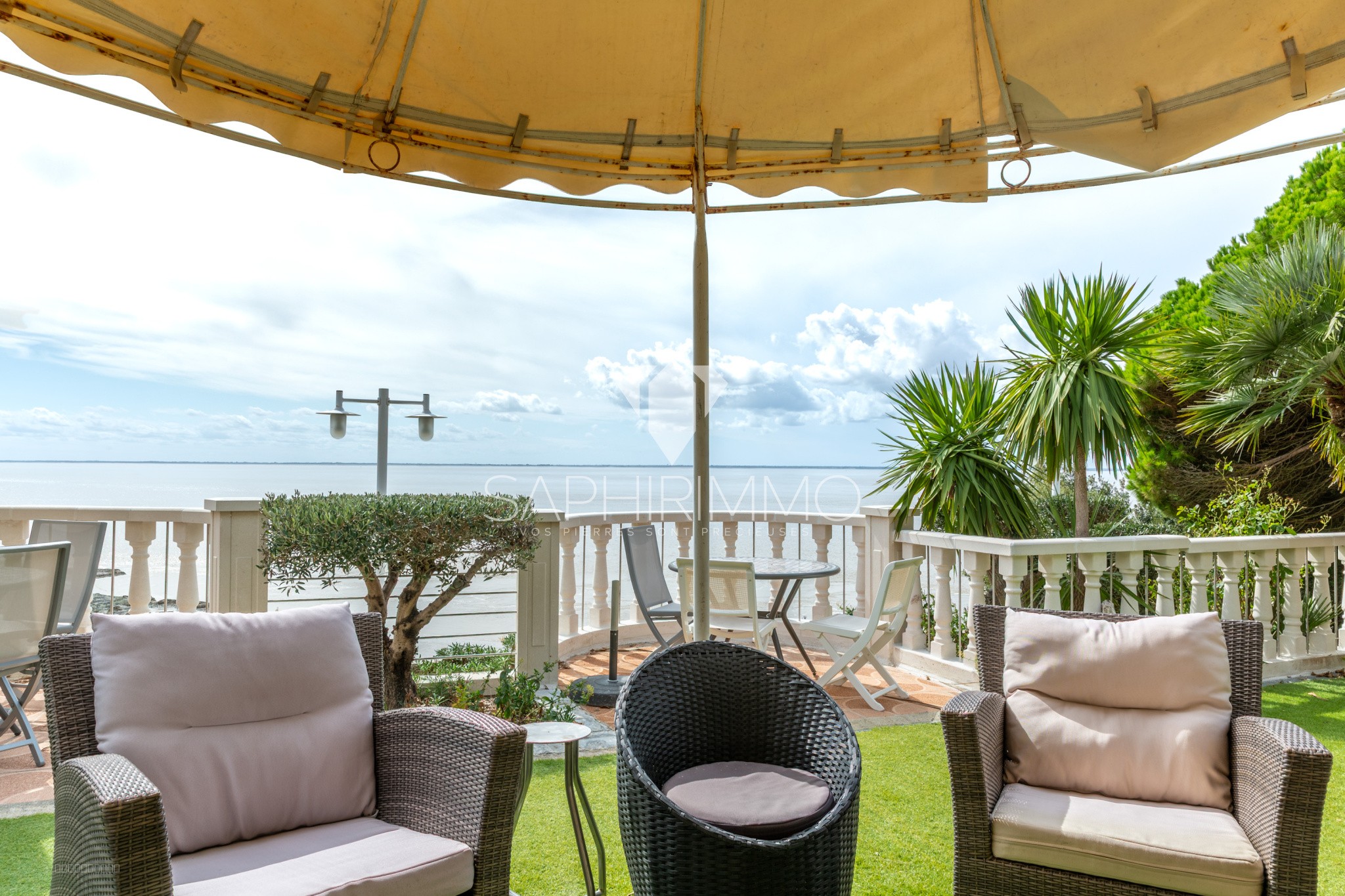 Villa d'exception, terrasse vue océan, dépendance, chemin à flanc de falaise, grotte privée et accès plage — photo 20
