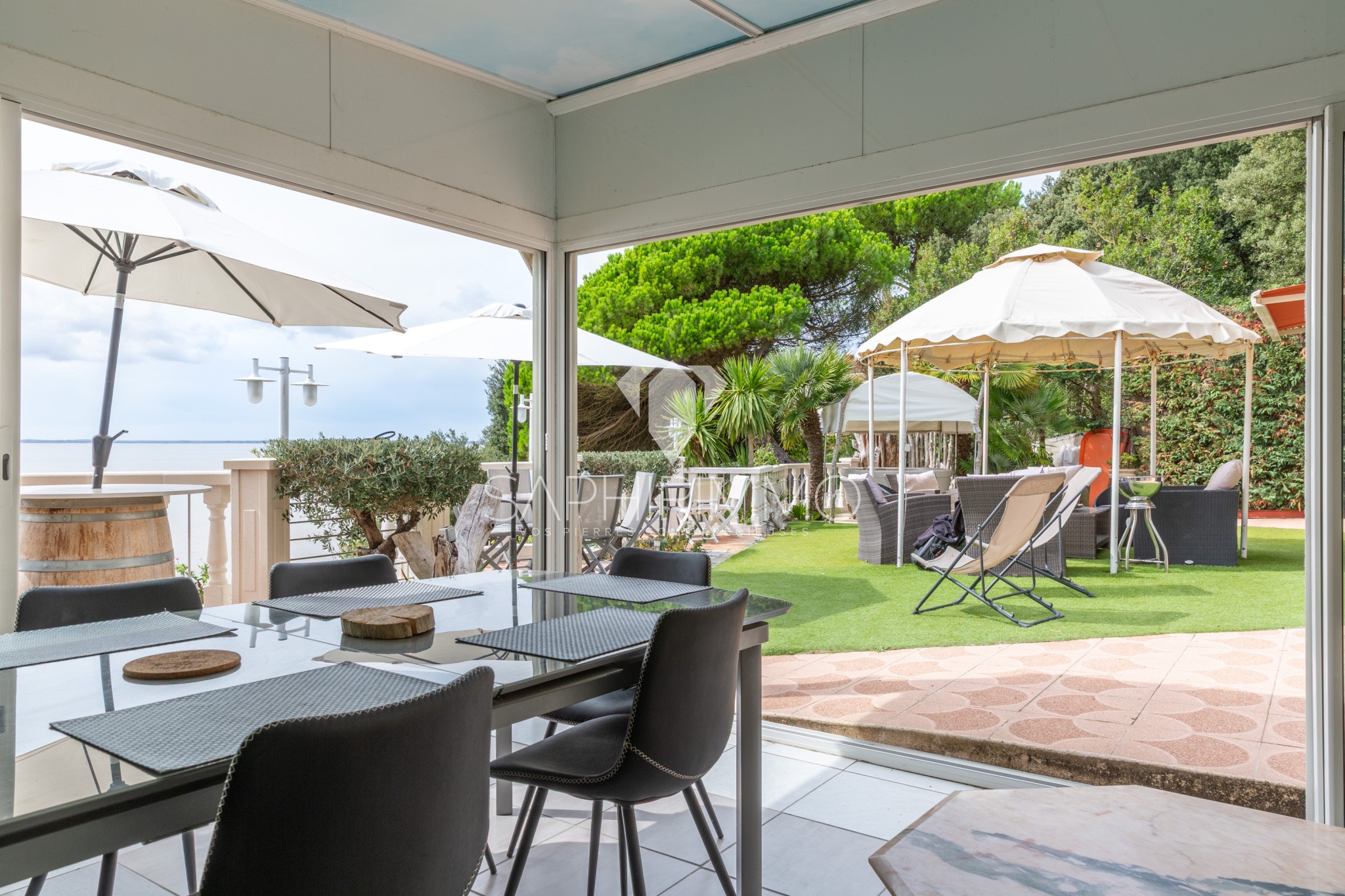 Villa d'exception, terrasse vue océan, dépendance, chemin à flanc de falaise, grotte privée et accès plage — photo 5
