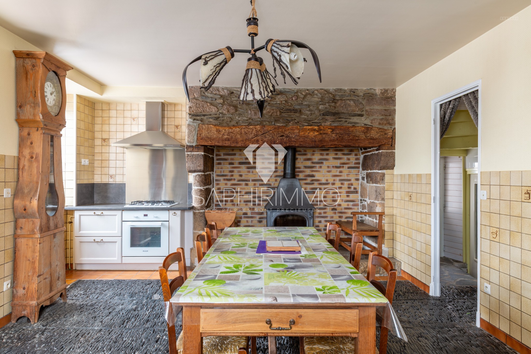 Maison d'habitation en pierre 4 pièces - 112m2 - au cœur du bourg de Sainte-Féréole — photo 3