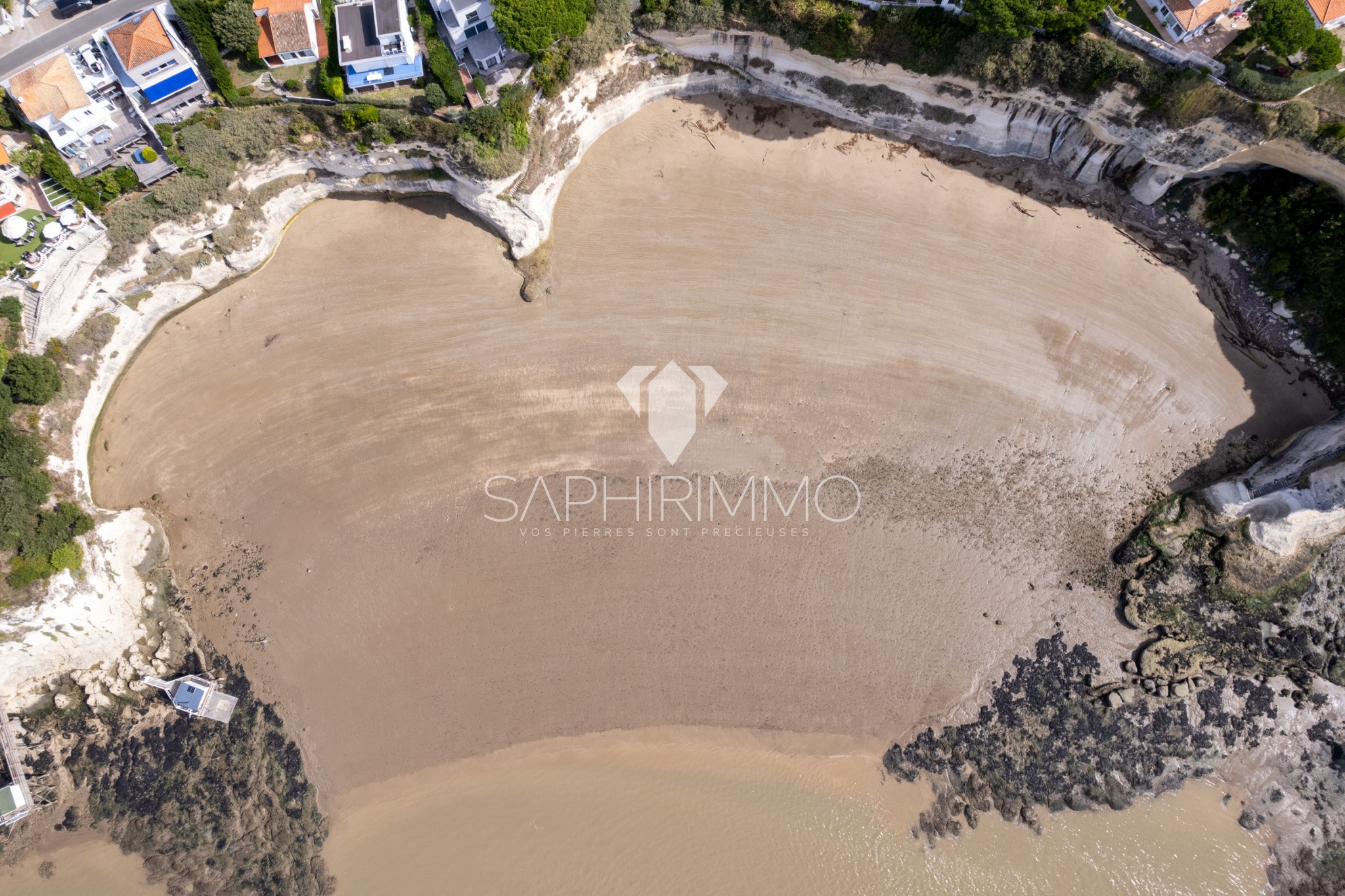 Villa d'exception, terrasse vue océan, dépendance, chemin à flanc de falaise, grotte privée et accès plage — photo 12