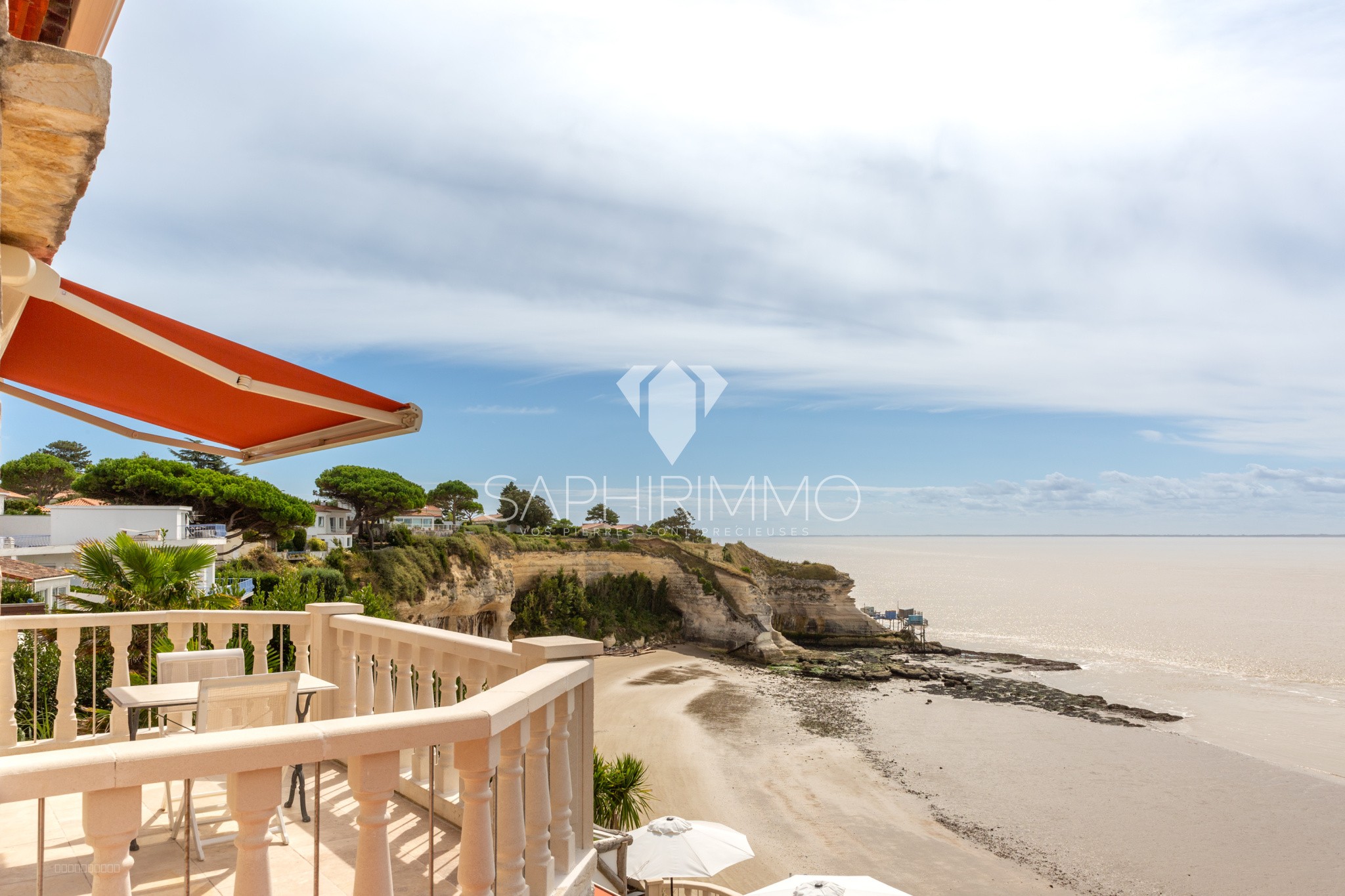 Villa d'exception, terrasse vue océan, dépendance, chemin à flanc de falaise, grotte privée et accès plage — photo 4