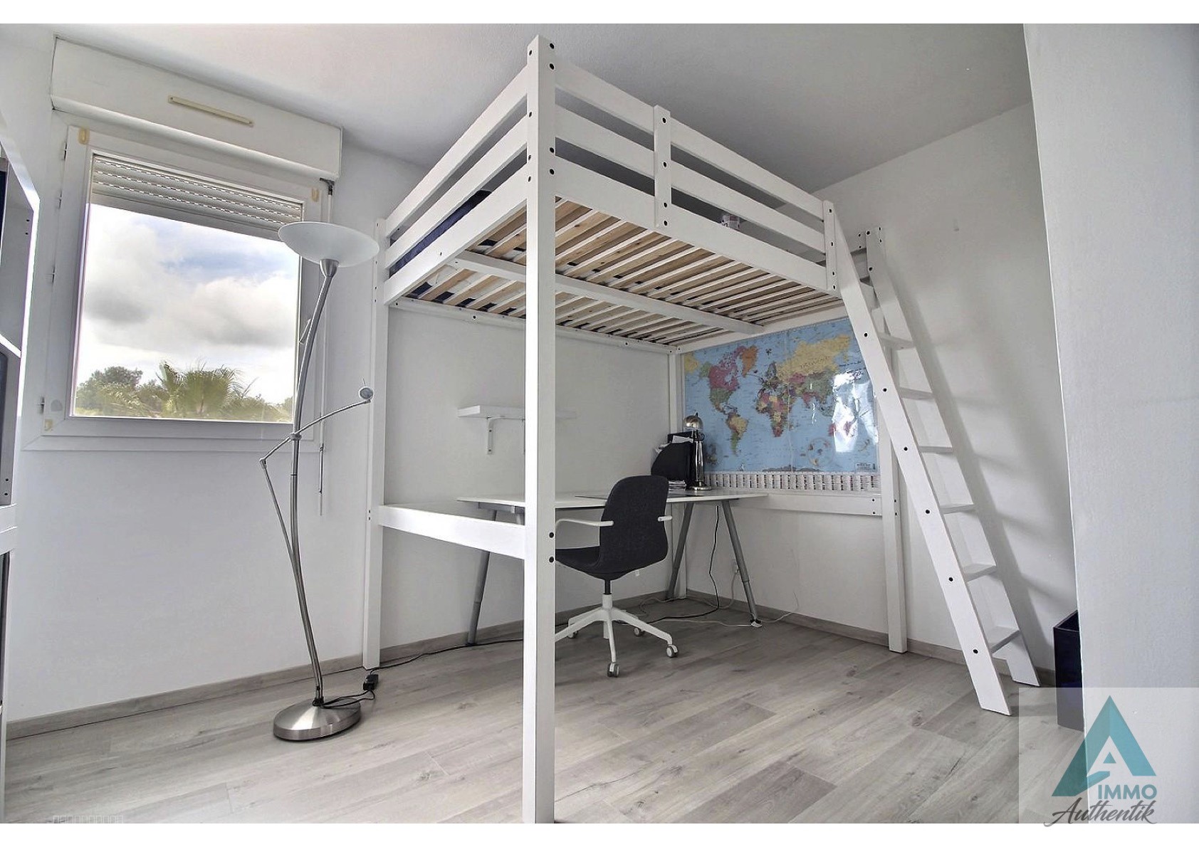LA CIOTAT APPARTEMENT T5 MEUBLÉ - TERRASSE - GARAGE - PLACE DE PARKING PRIVATIVE — photo 8