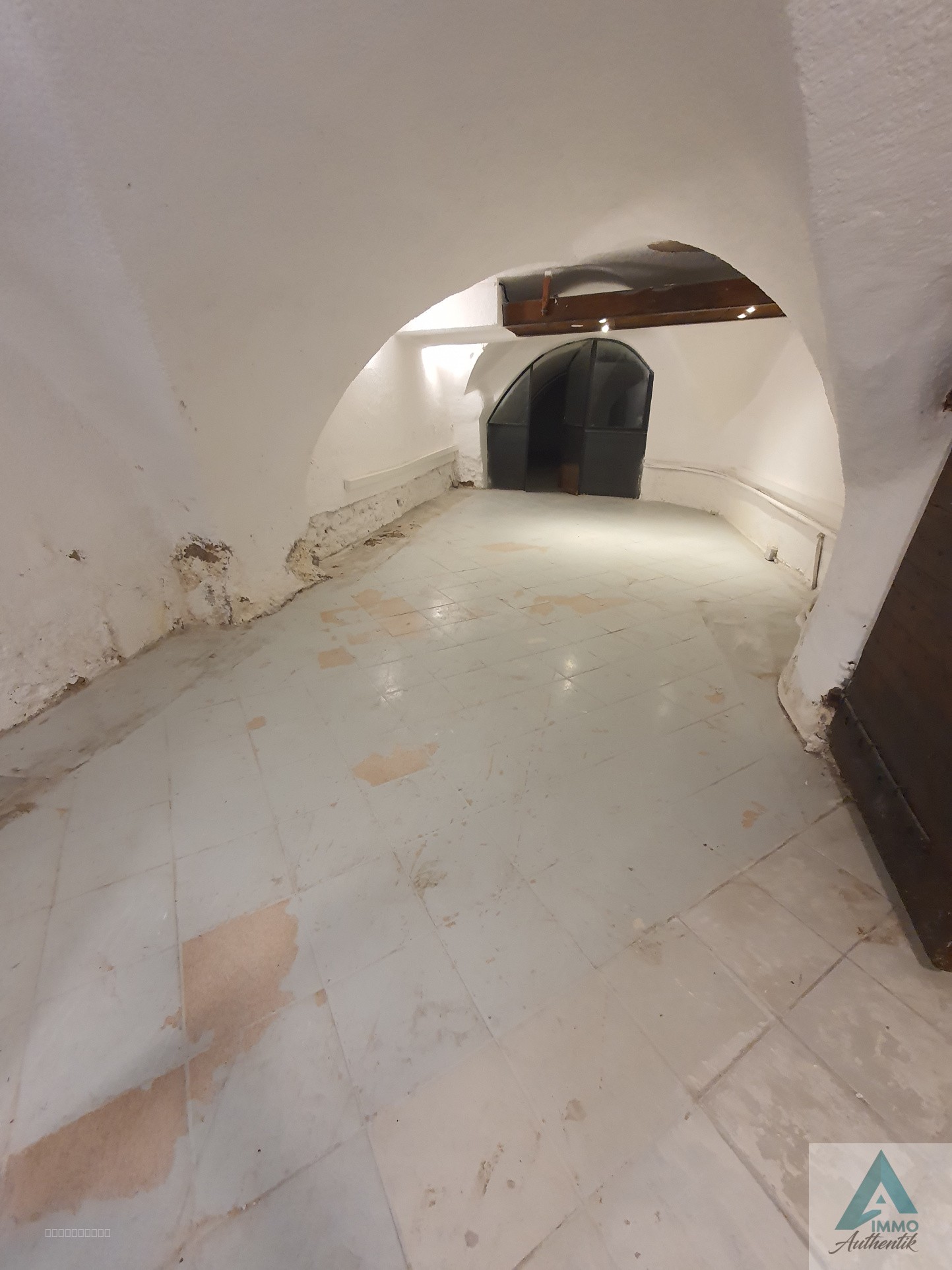 RUE DE L’HUVEAUNE   13400 AUBAGNE - LOCAL COMMERCIAL — photo 2