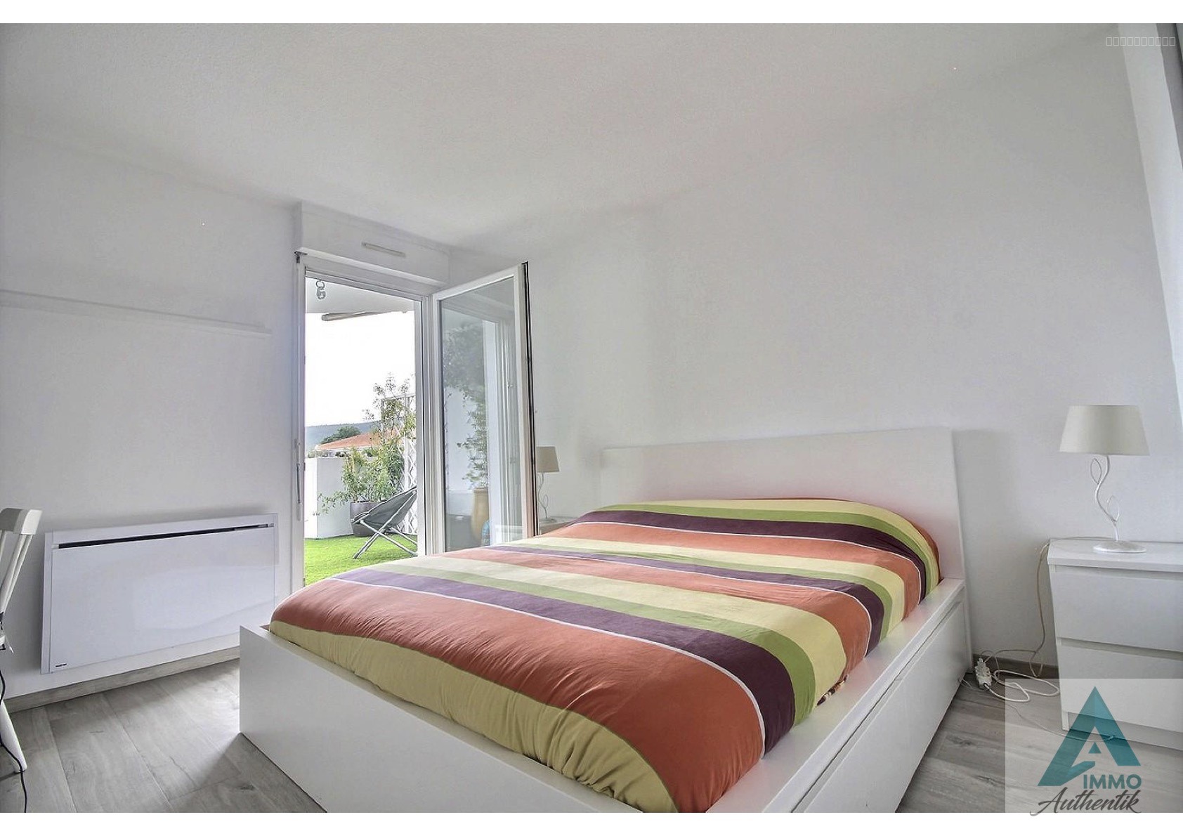 LA CIOTAT APPARTEMENT T5 MEUBLÉ - TERRASSE - GARAGE - PLACE DE PARKING PRIVATIVE — photo 9