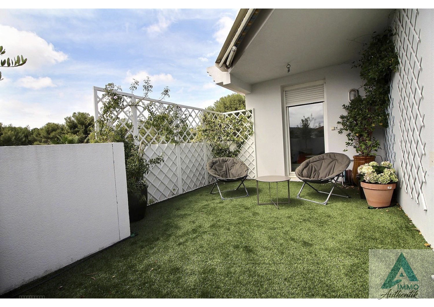 LA CIOTAT APPARTEMENT T5 MEUBLÉ - TERRASSE - GARAGE - PLACE DE PARKING PRIVATIVE — photo 2