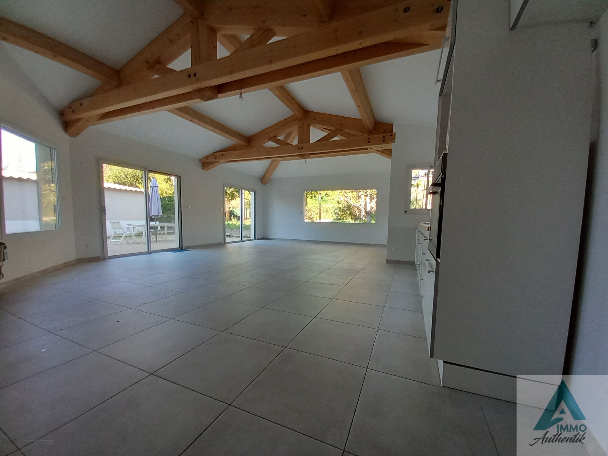 13720 GEMENOS   APPARTEMENT 5 PIECES 145M2 TERRASSES JARDIN LOCAL — photo 2