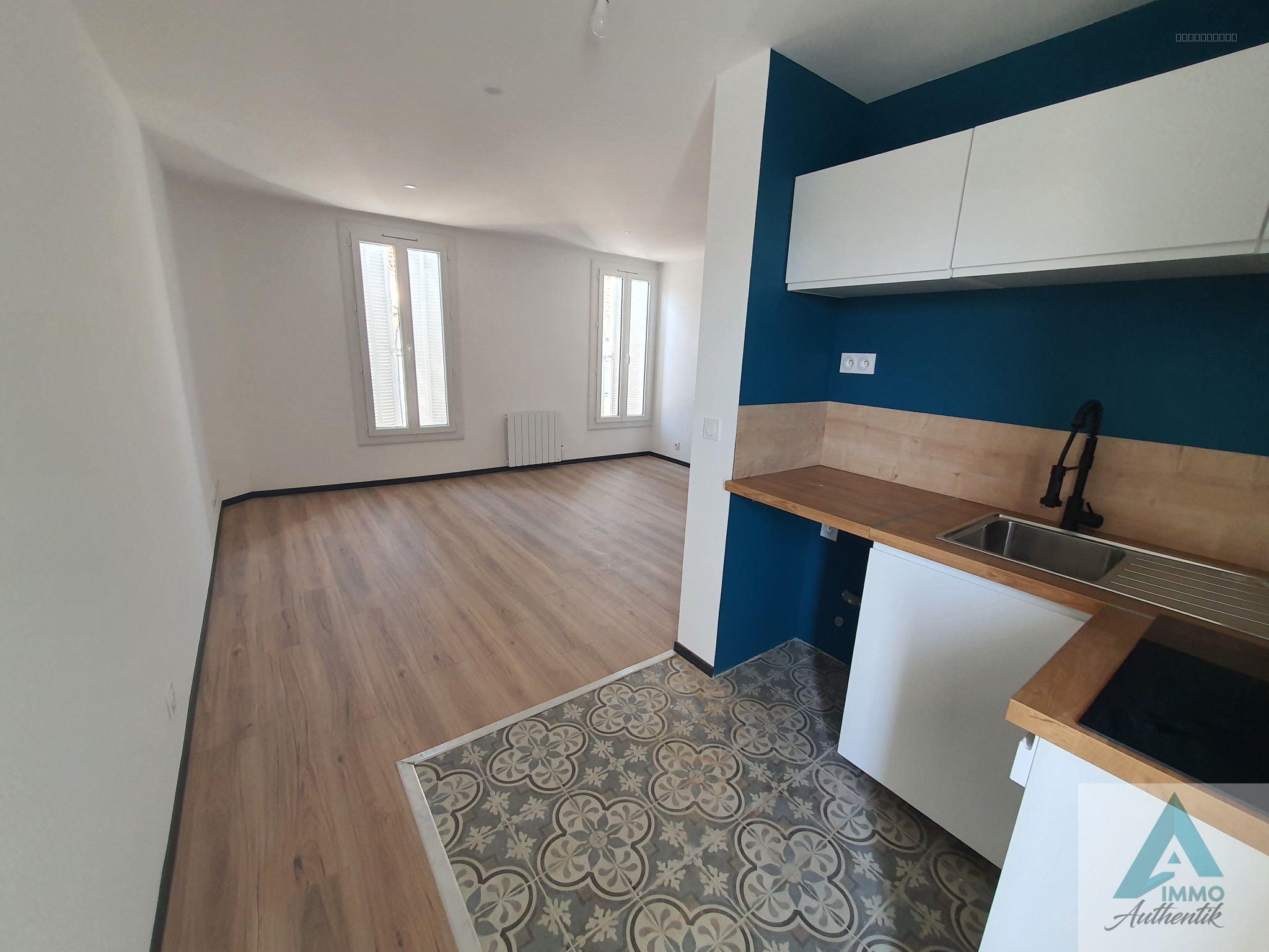 MARTIGUES 13500 RUE SINETIS STUDIO 1 PIECE 25.77M2 BALCON — photo 5